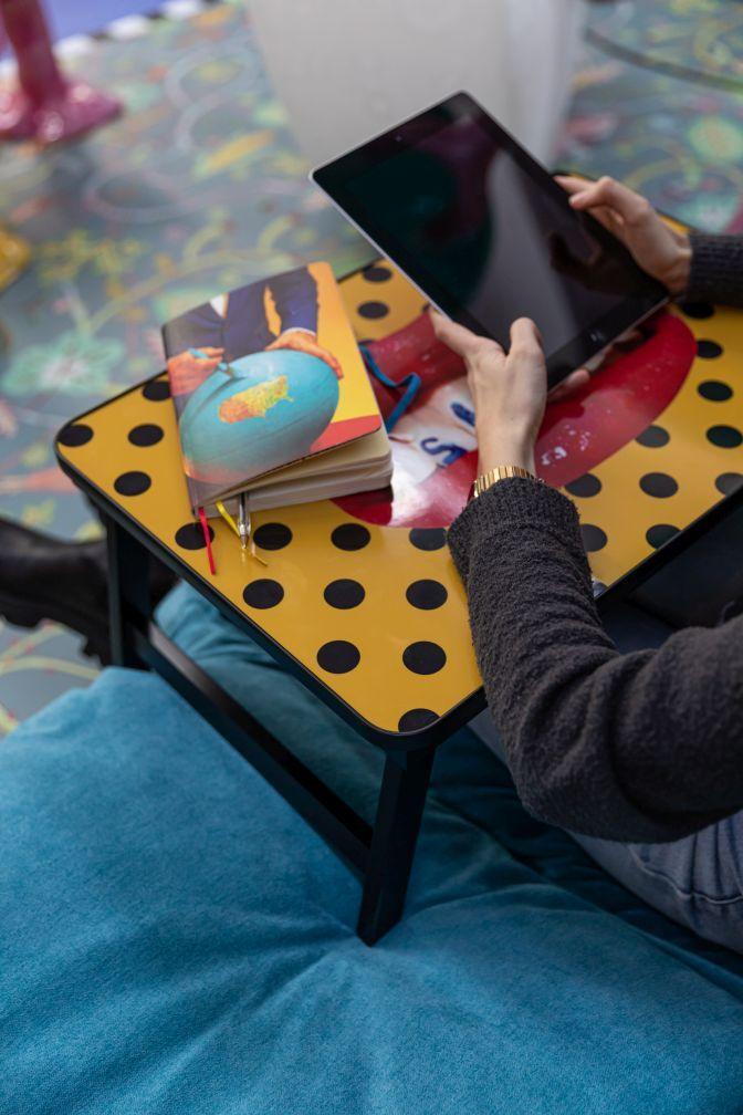 Taca rozkładana SHIT żółty Seletti Eye on Design
