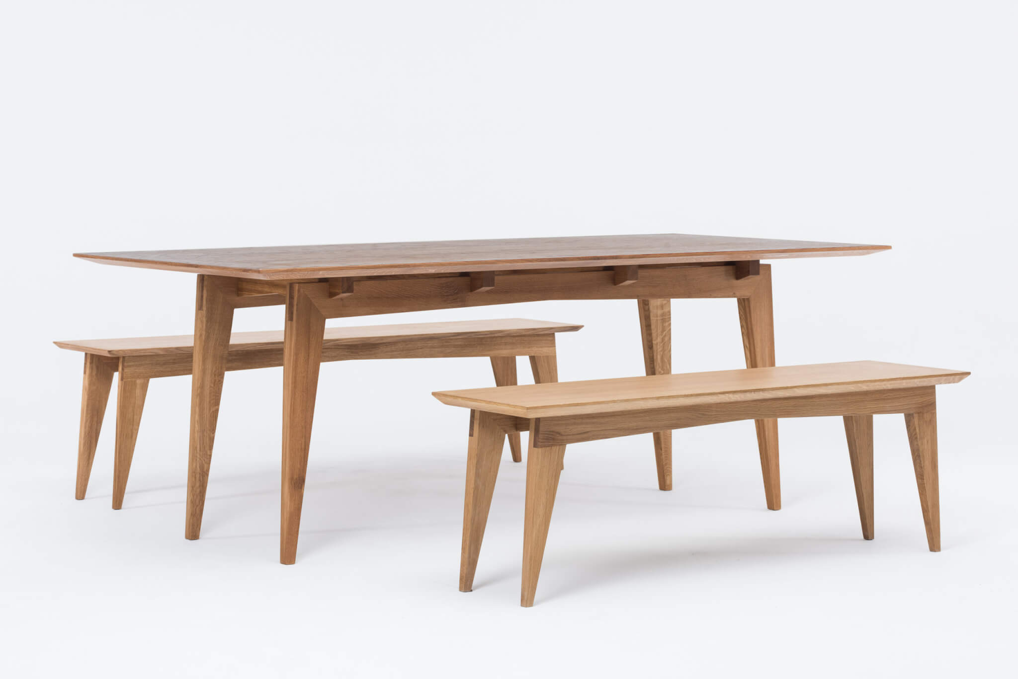 TAMAZA Oak Table