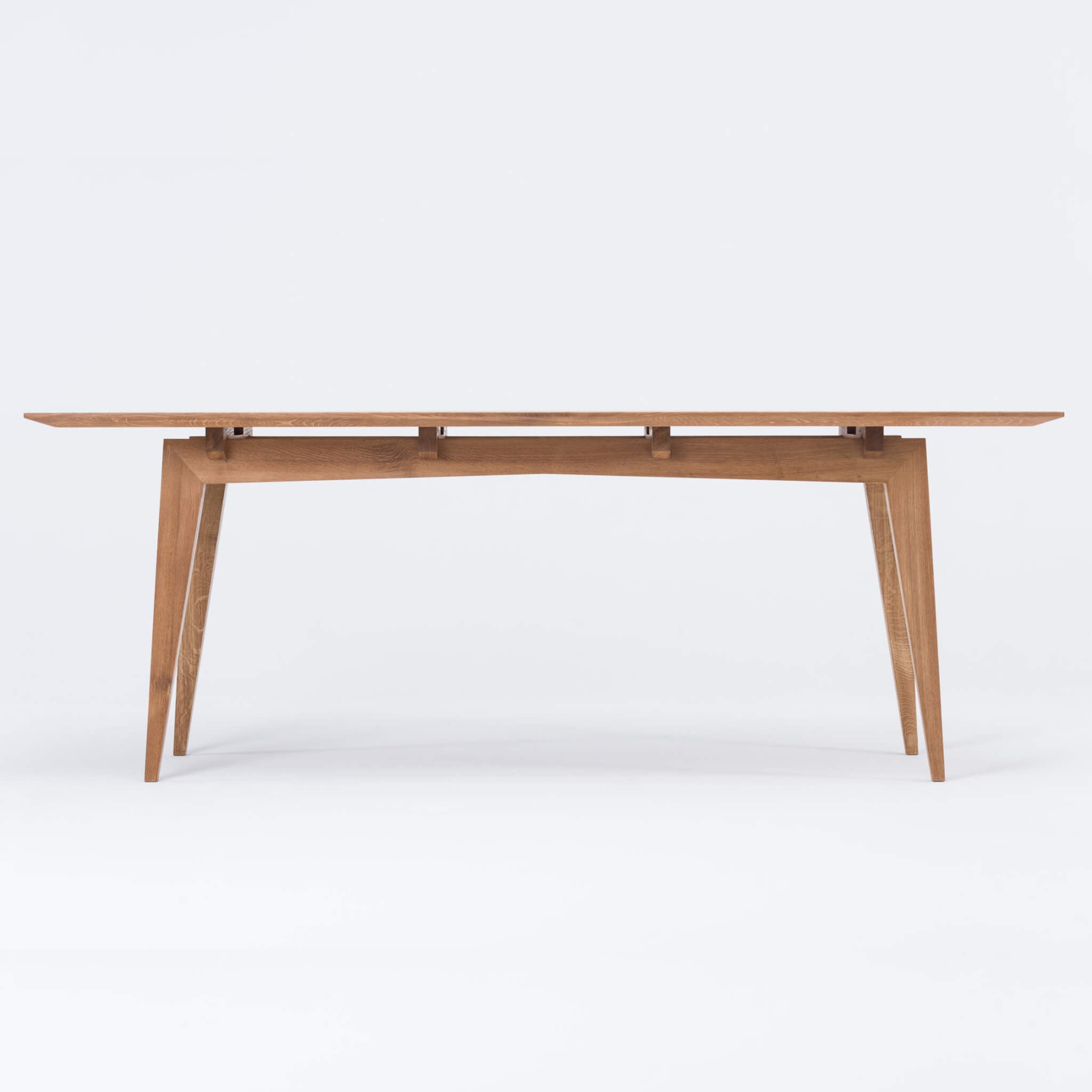 TAMAZA Oak Table