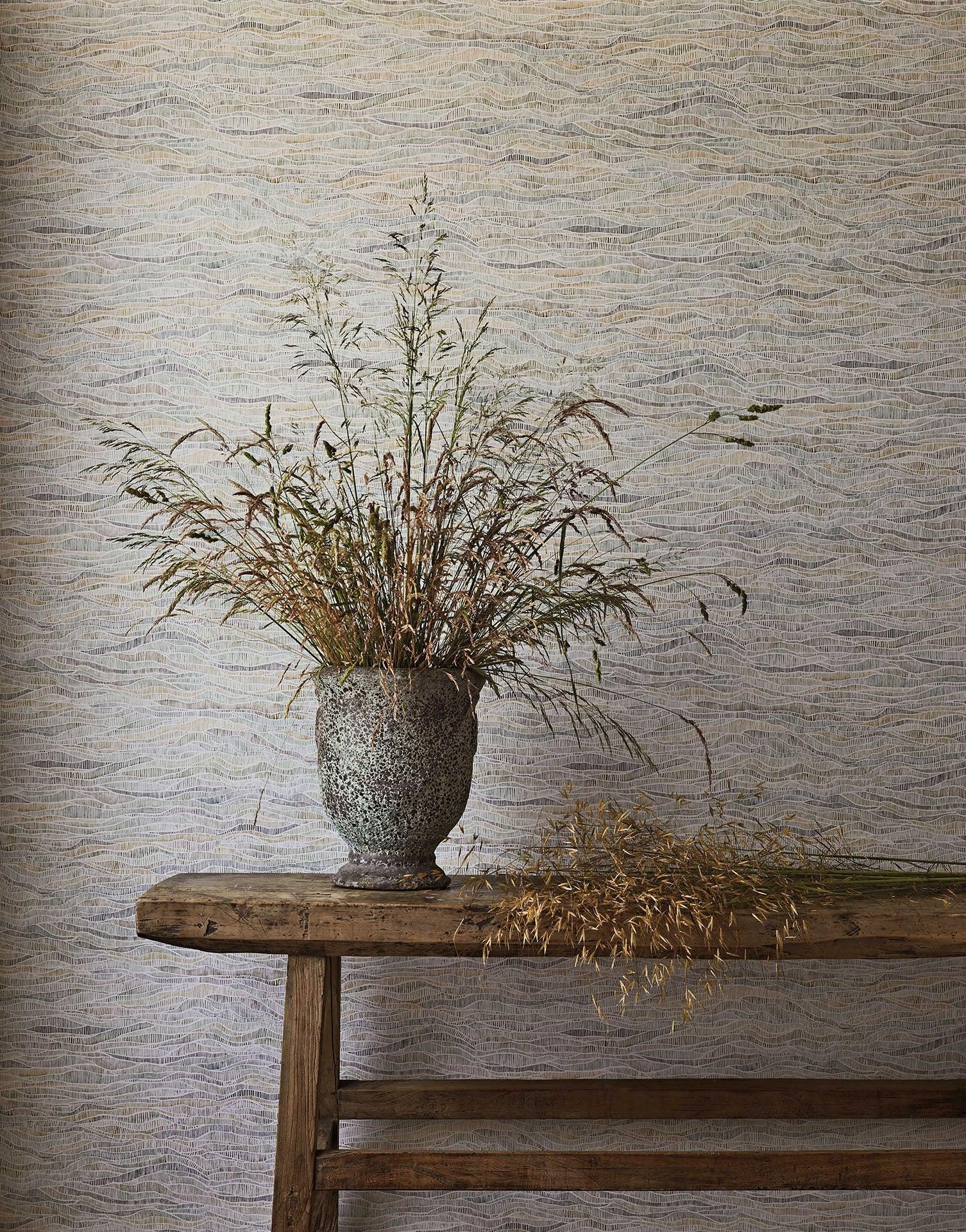 Wallpaper with an abstract wavy pattern BOTANICAL BOTANICA - Olive Meadow