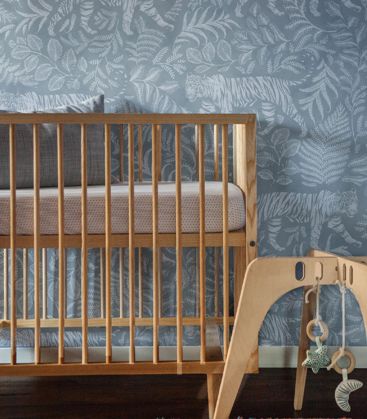 Non-woven wallpaper with animal motif CAMOUFLAGED TIGER BLUE blue