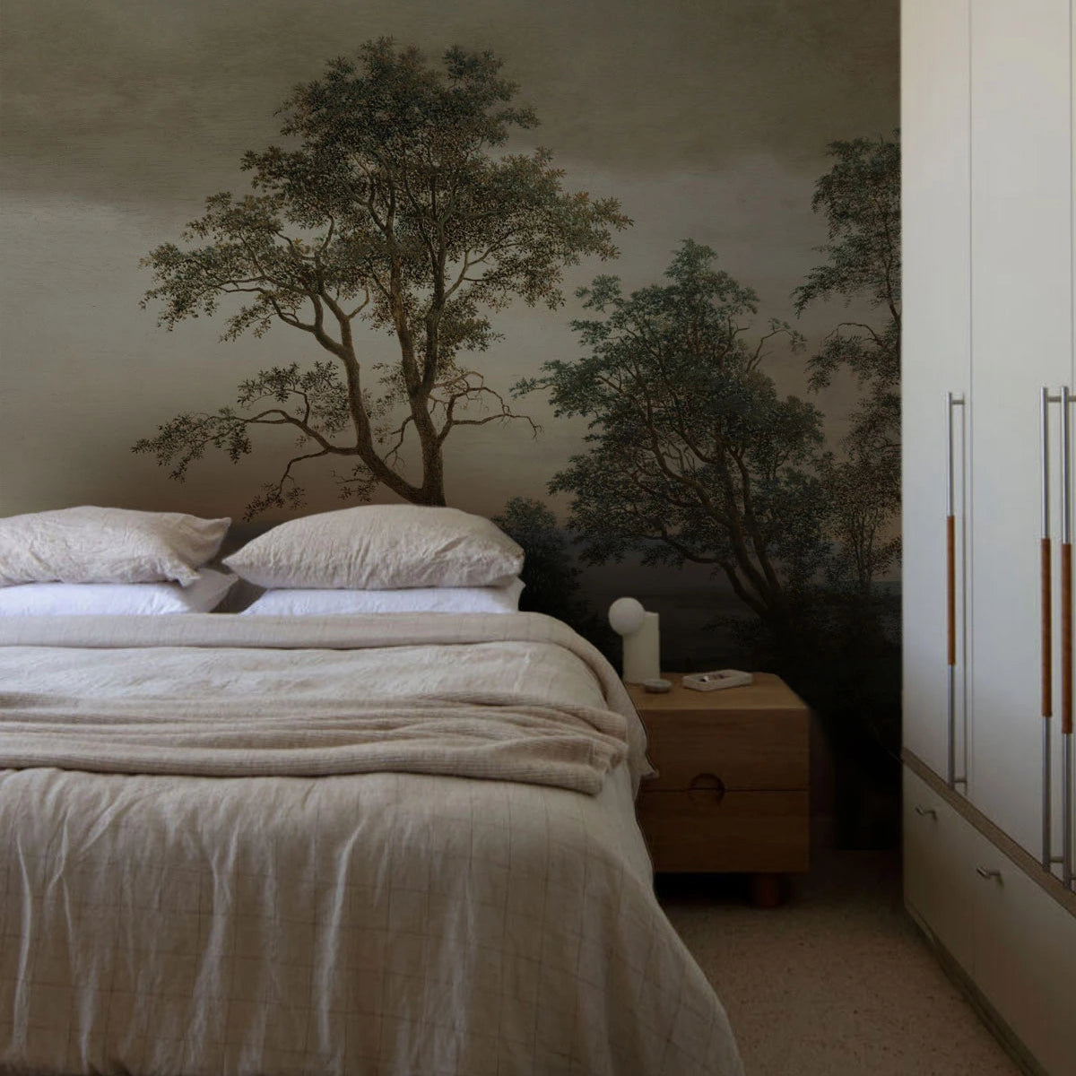 Non-woven wallpaper with the EVENING GROVE landscape in brown and green