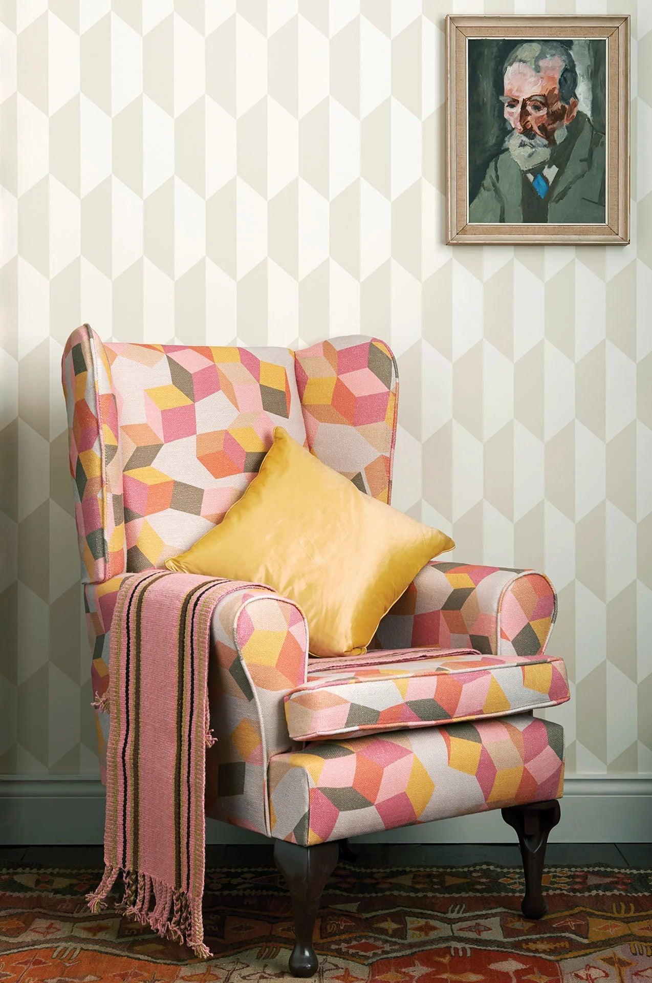 Wallpaper with a geometric hexagon motif GEOMETRIC II - Metallic gold tile