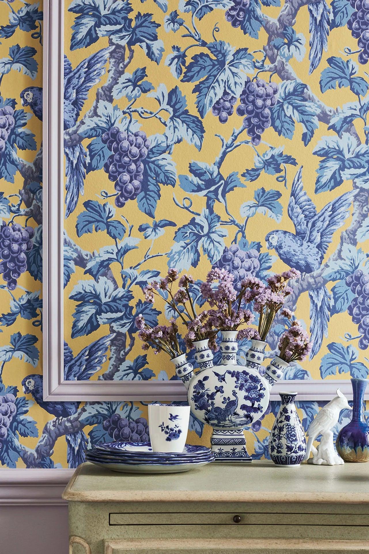 Wallpaper with a plant and animal motif of birds THE PEARWOOD COLLECTION - Woodvale Orchard dark gray