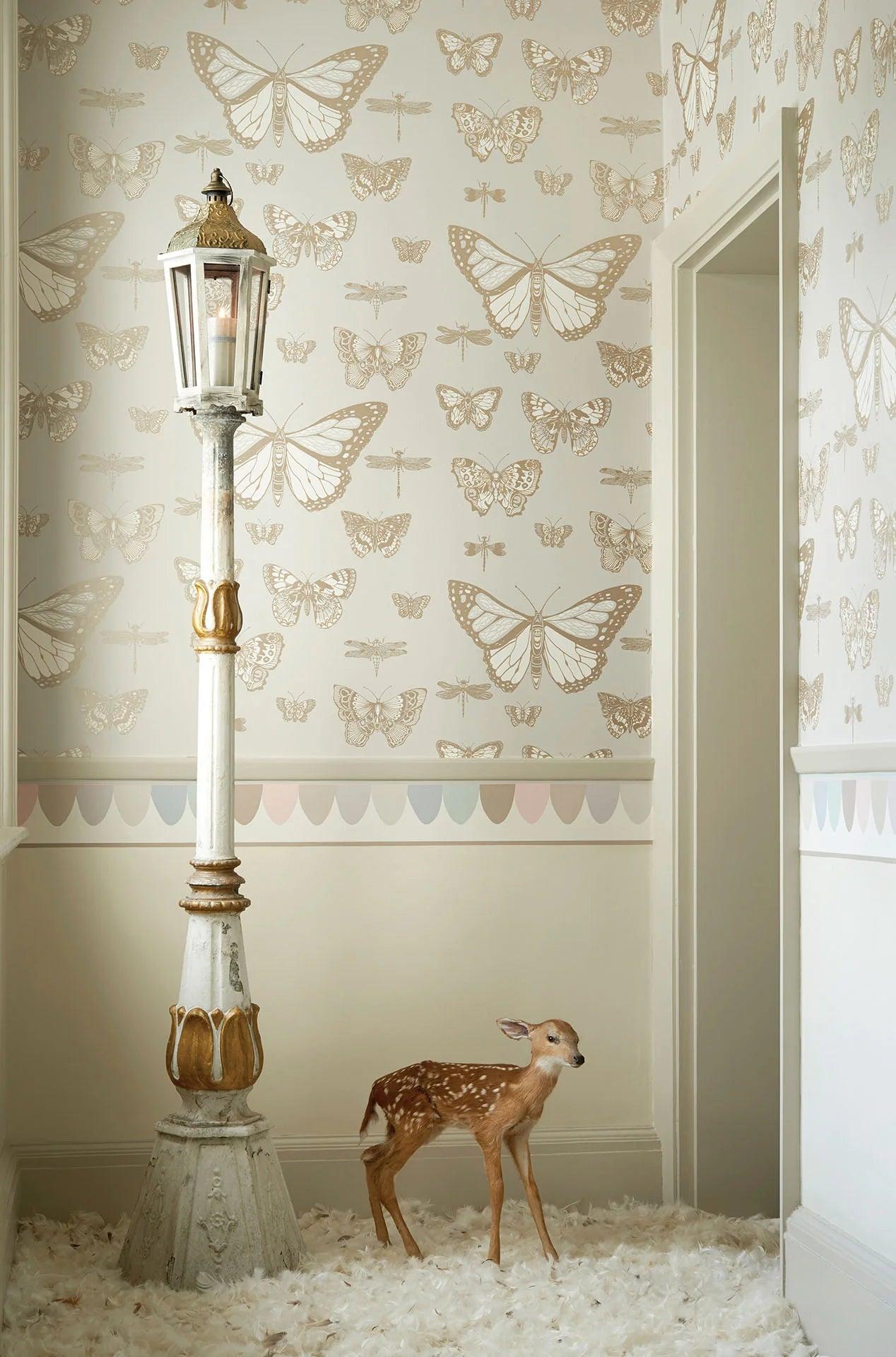 Whimsical Animal-Themed Wallpaper - Butterflies & Dragonflies Black