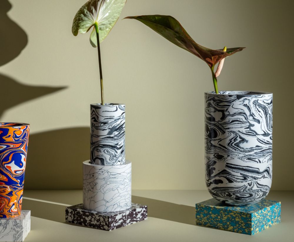 Swirl vase black and white marble with a turquoise base