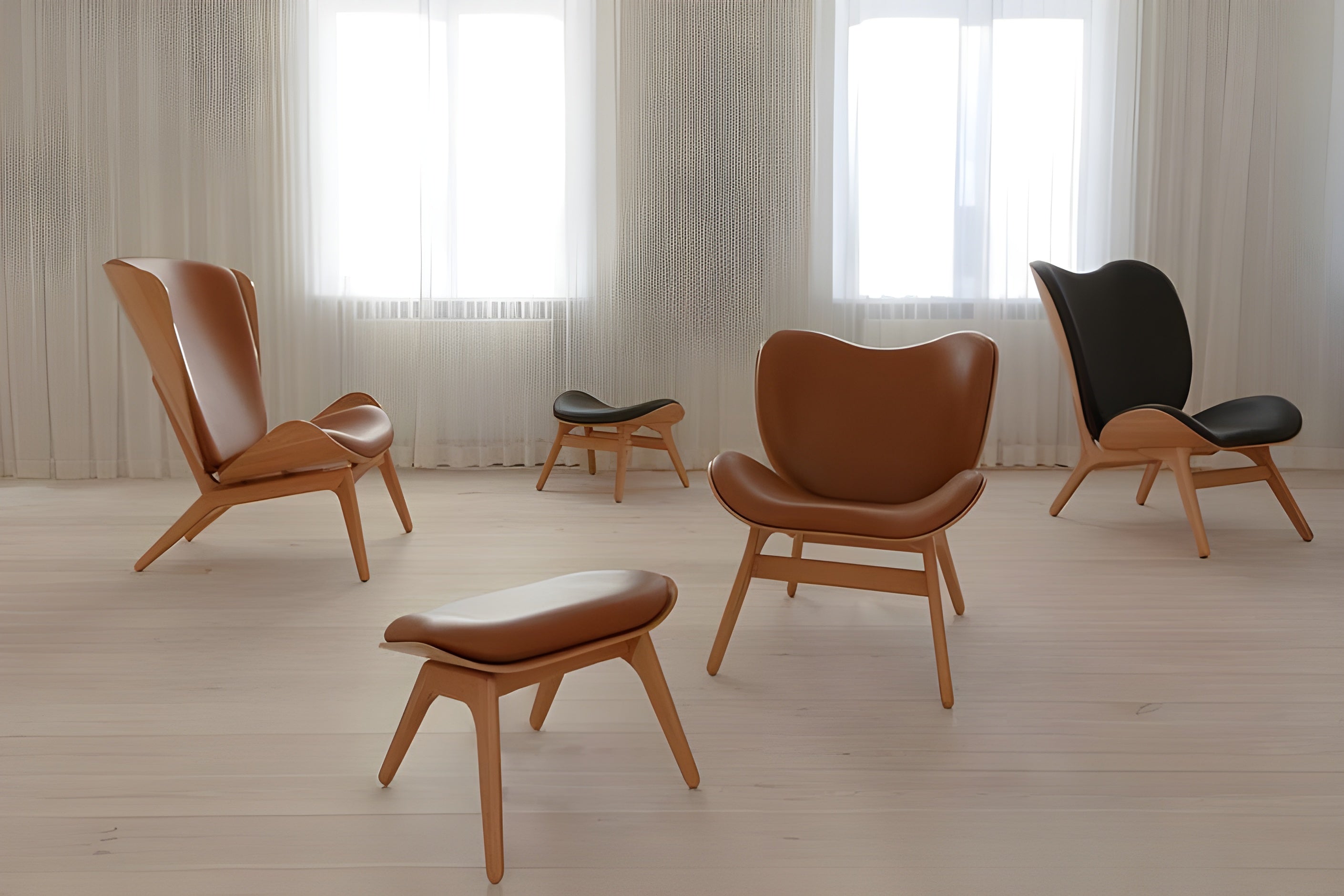 READER armchair brown leather with oak base