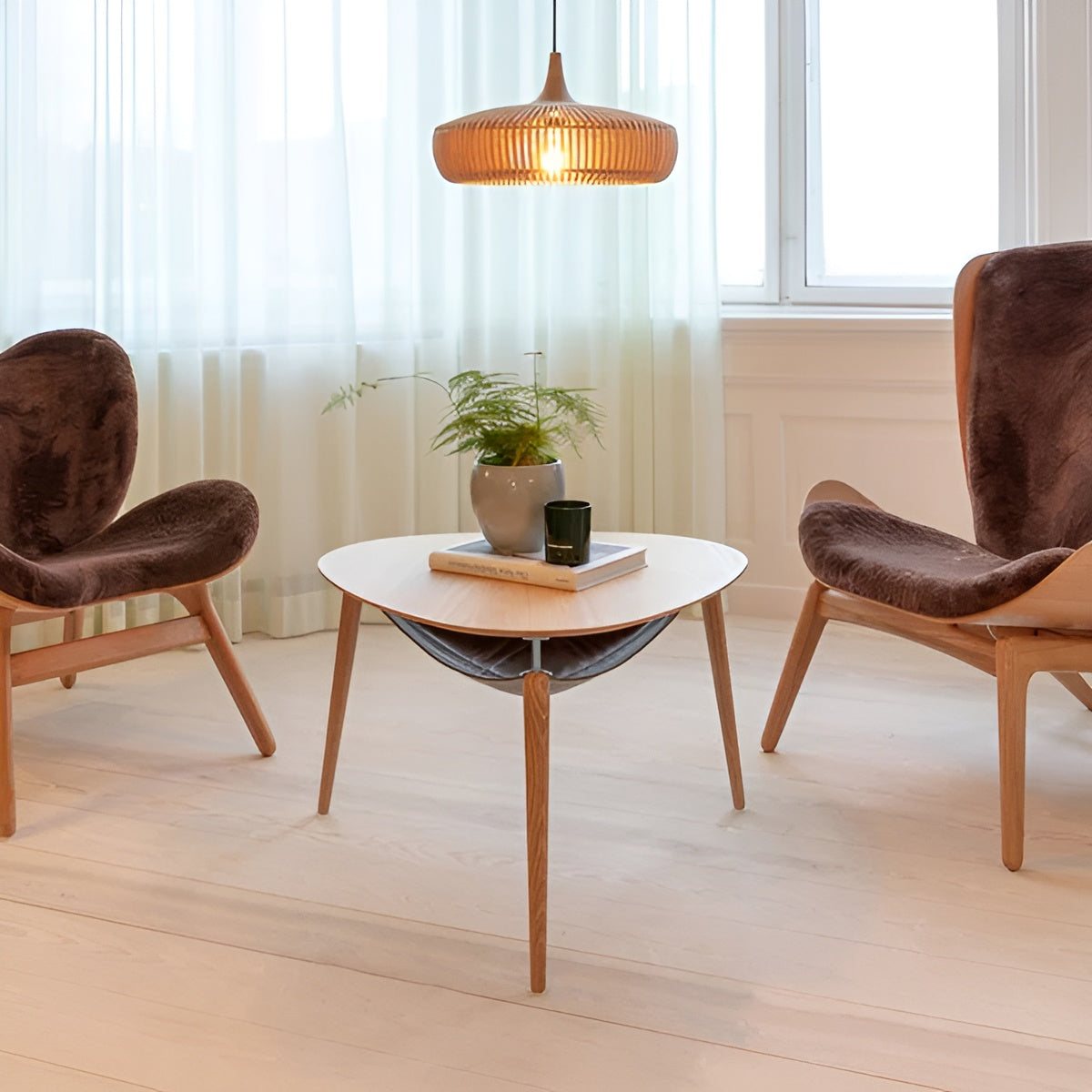 HANG OUT coffee table oak with silver supports