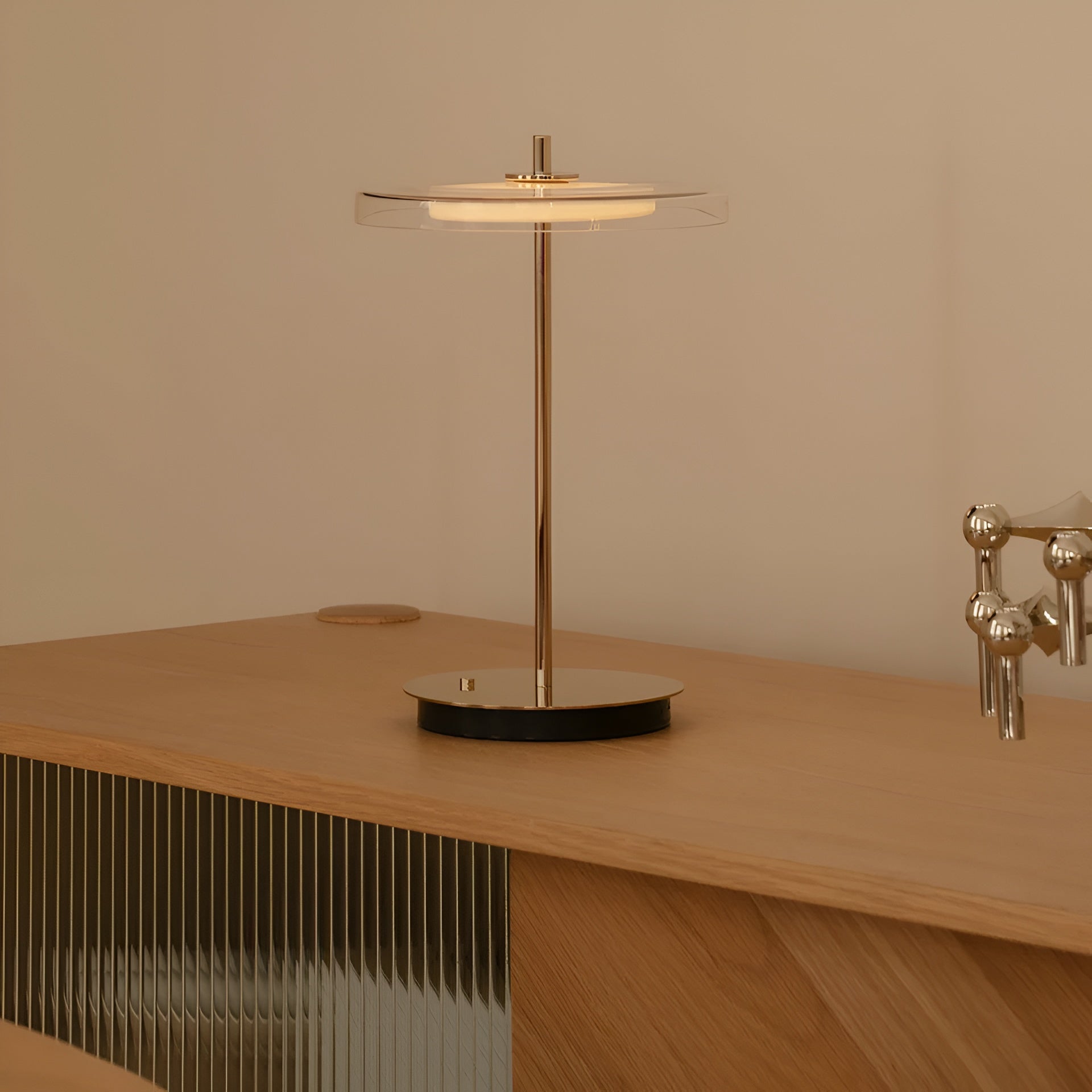 Tragbare Lampe ASTERIA GLASS MOVE transparent mit goldenem Fuß