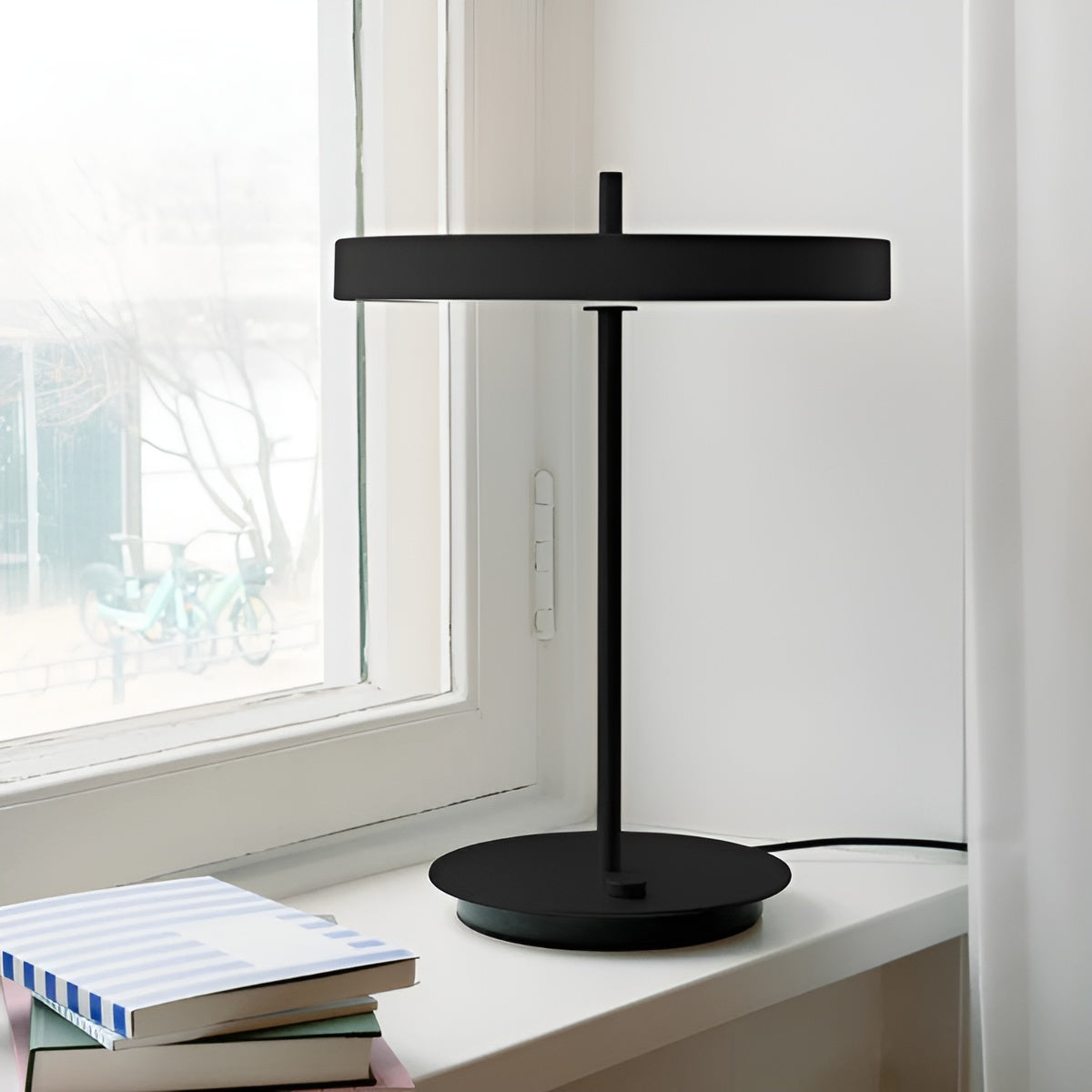 ASTERIA black table lamp