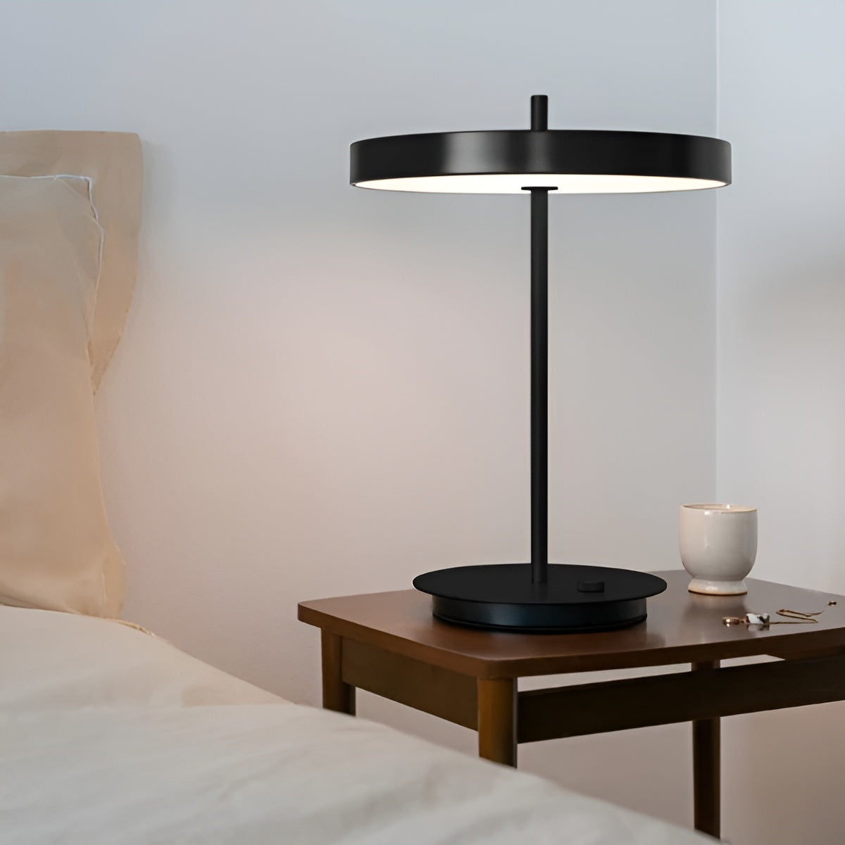 ASTERIA black table lamp