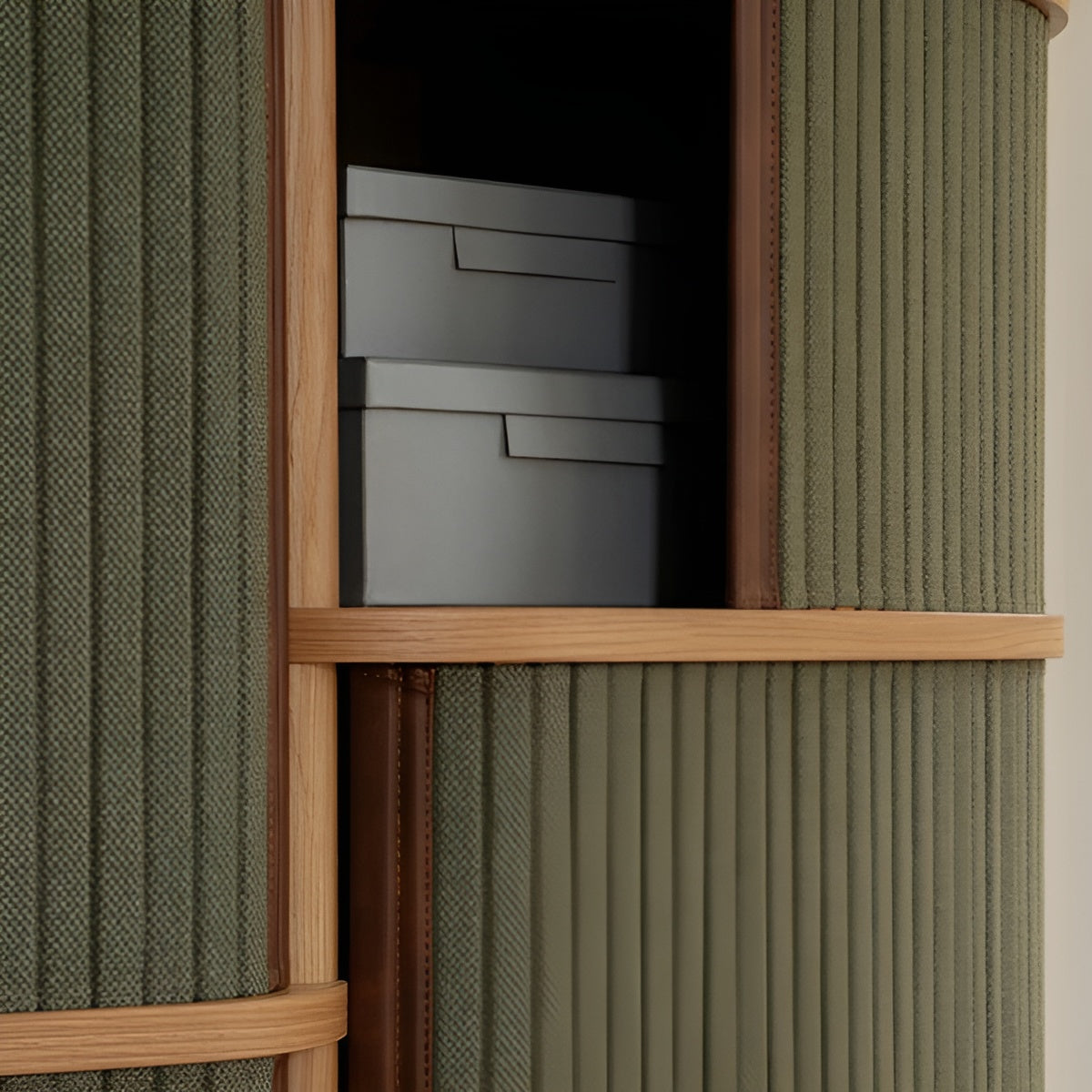 AUDACIOUS green chest of drawers with oak