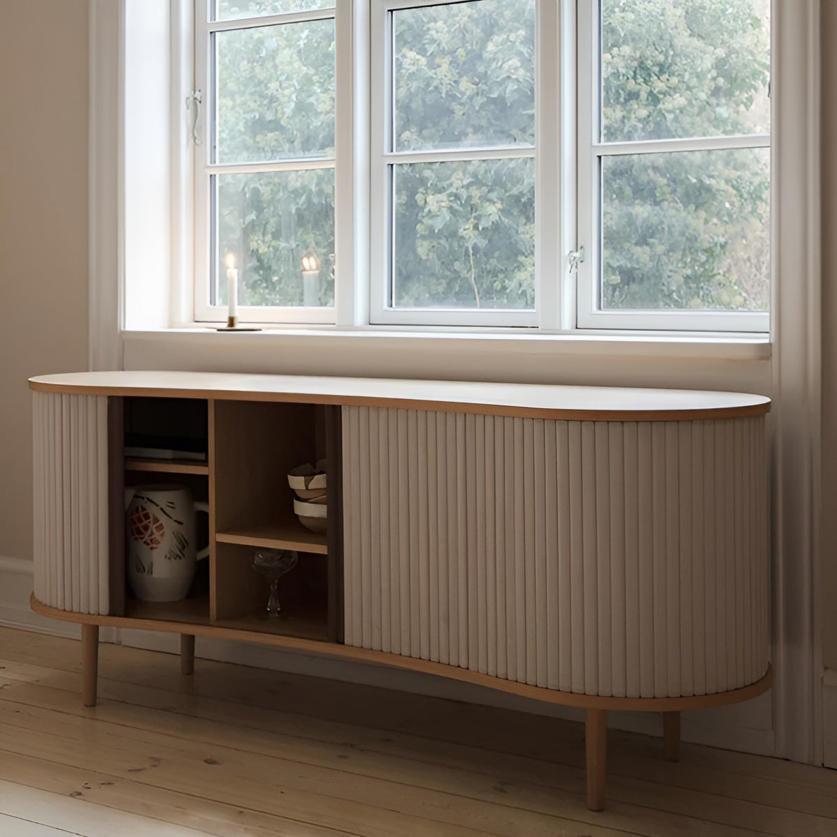 AUDACIOUS RTV Cabinet sandy with oak base