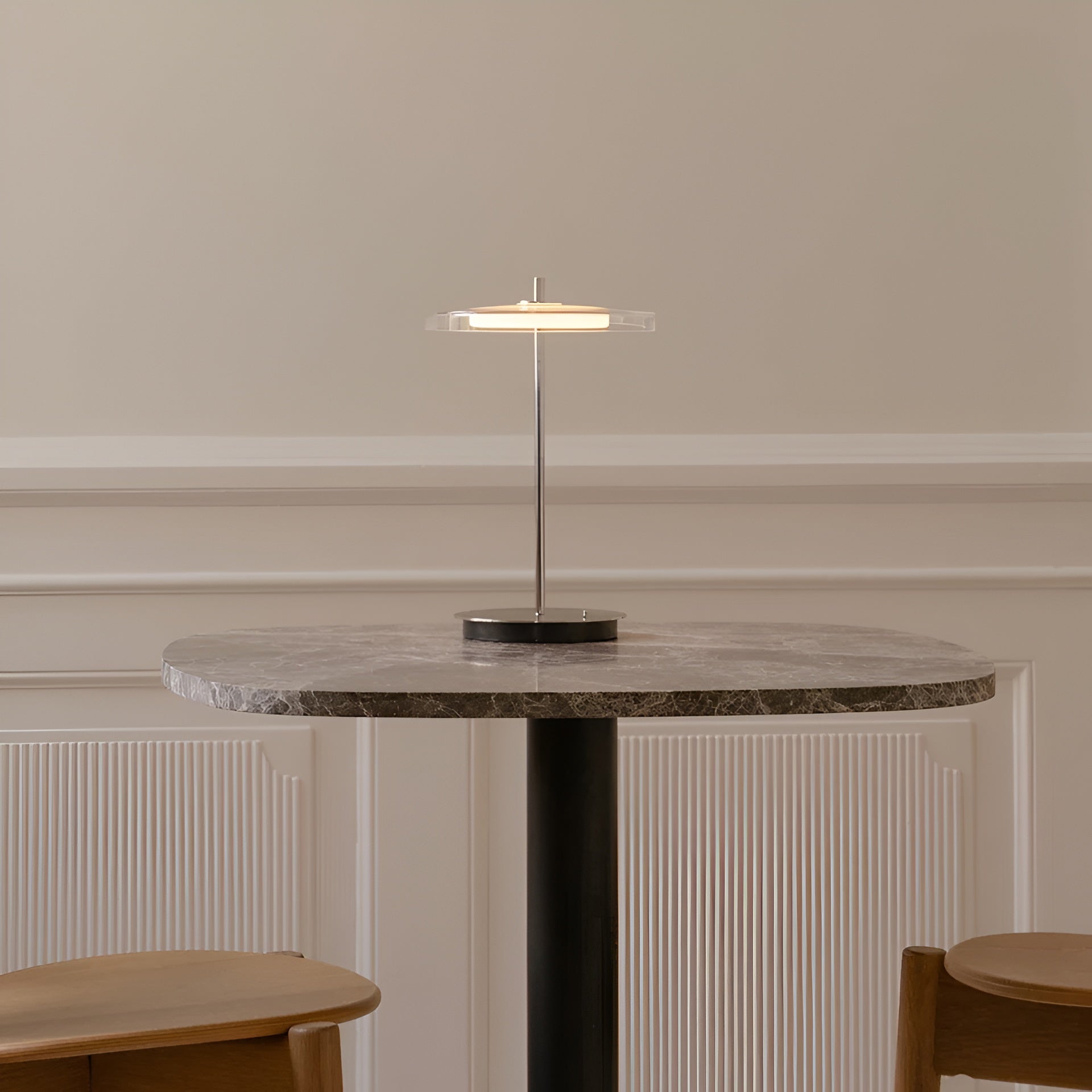 Tragbare Lampe ASTERIA GLASS MOVE transparent mit silbernem Sockel