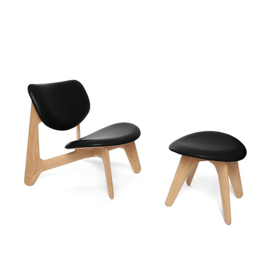 Slab armchair black leather with an oak base