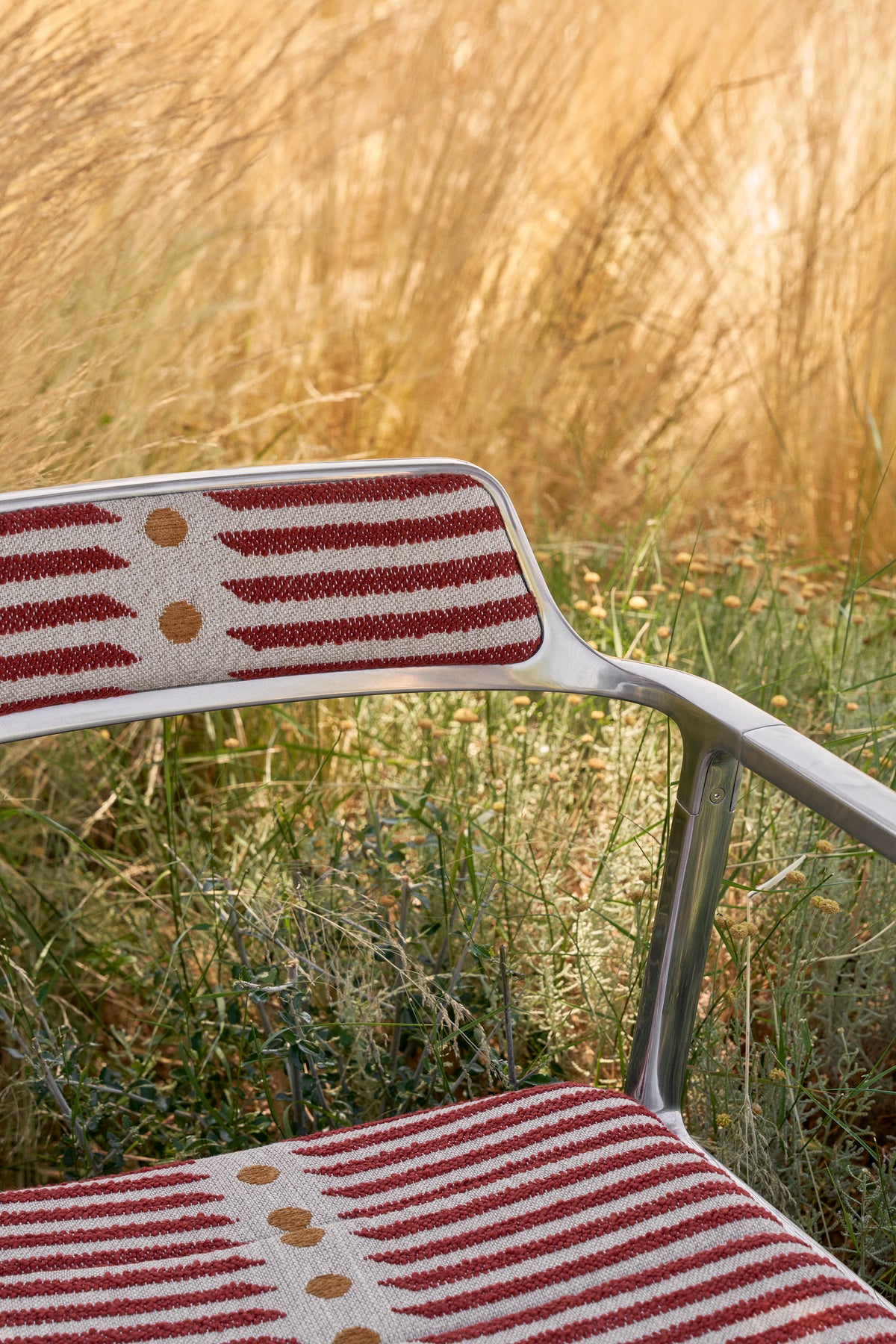 Office chair 452 – MALLORCA beige and red with a metal base