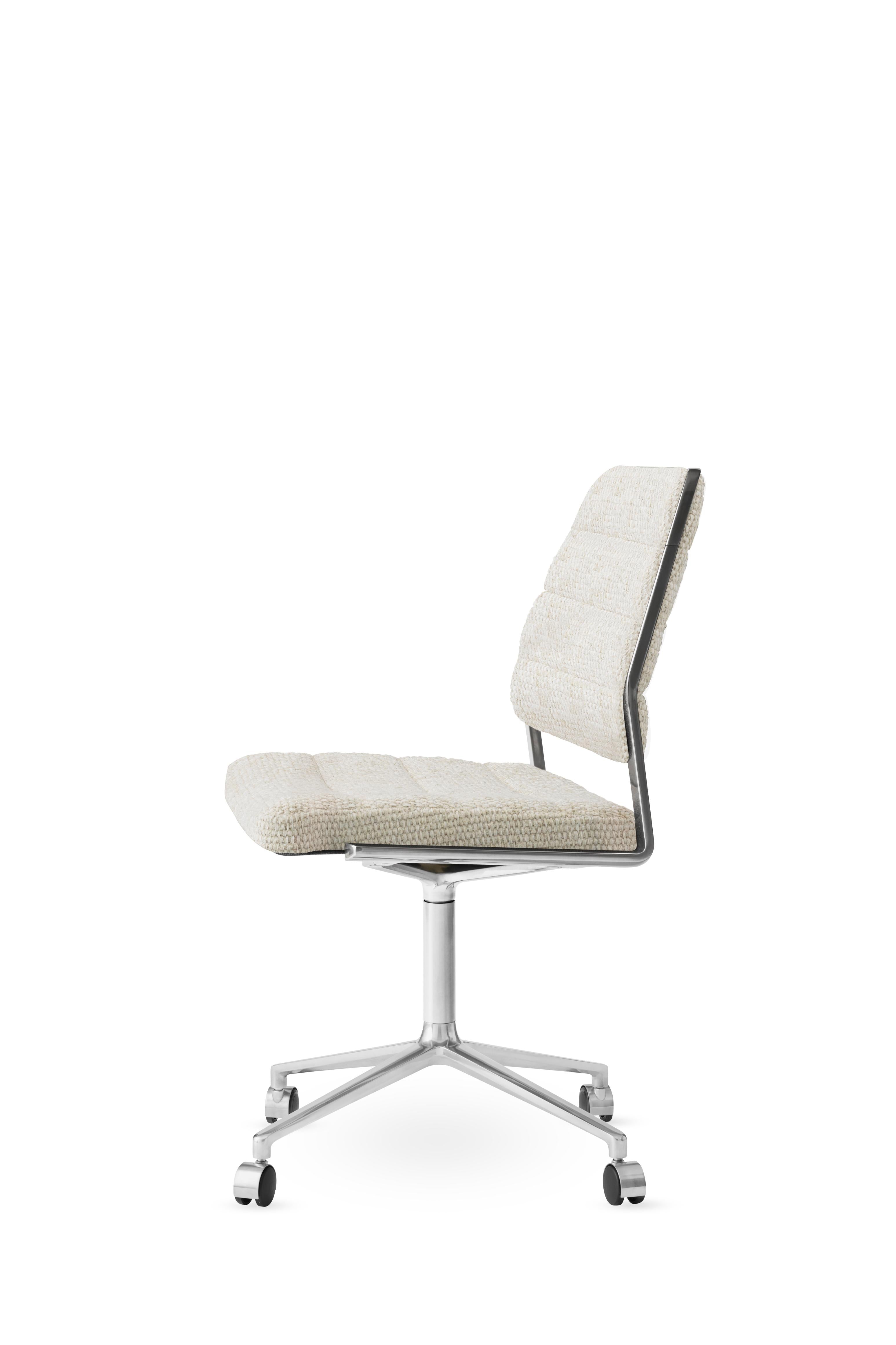 Office chair 454 in light gray fabric with a metal base.