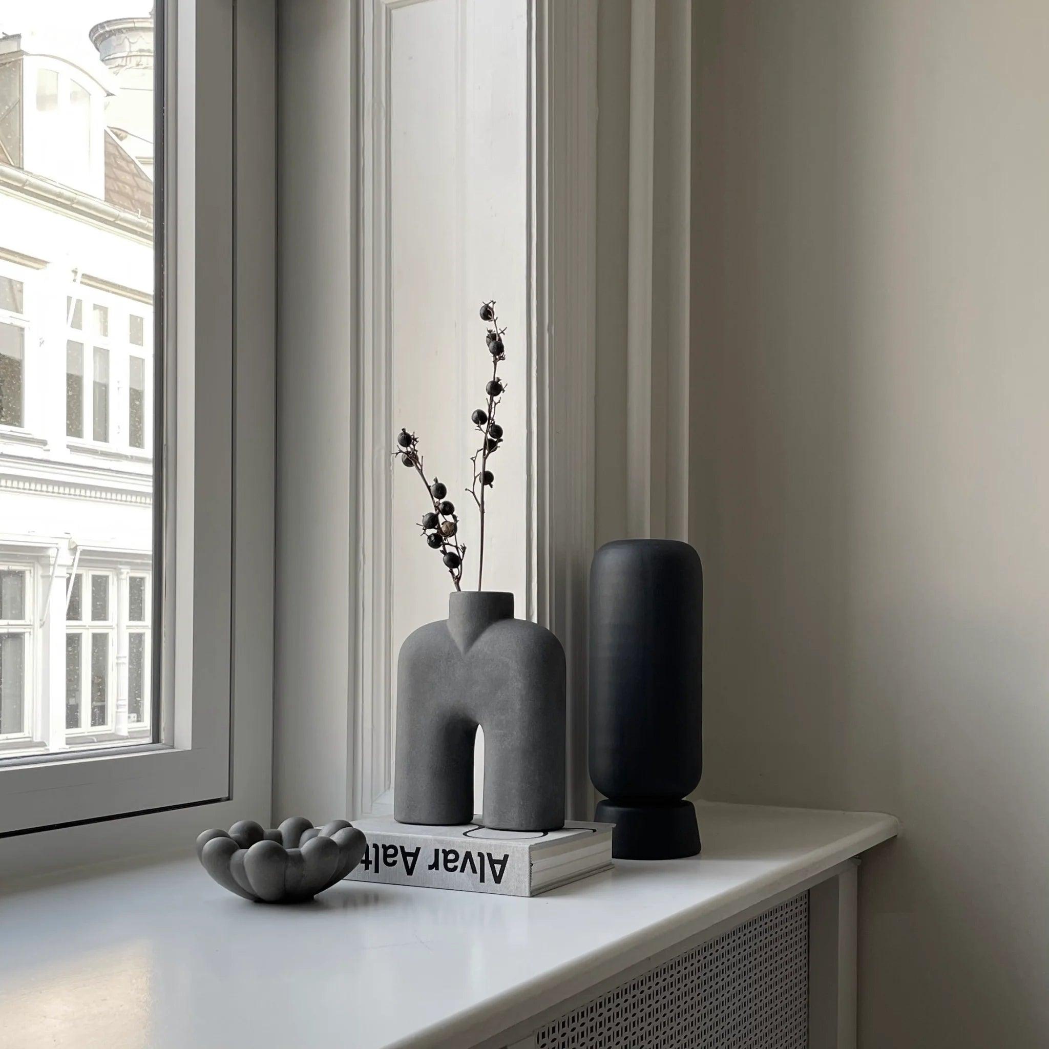 Wazon COBRA TALL ciemnoszary 101 Copenhagen Eye on Design