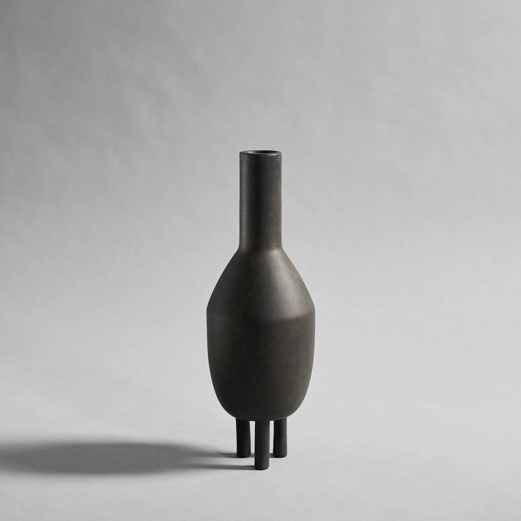 Wazon DUCK SLIM ciemnobrązowy 101 Copenhagen Eye on Design