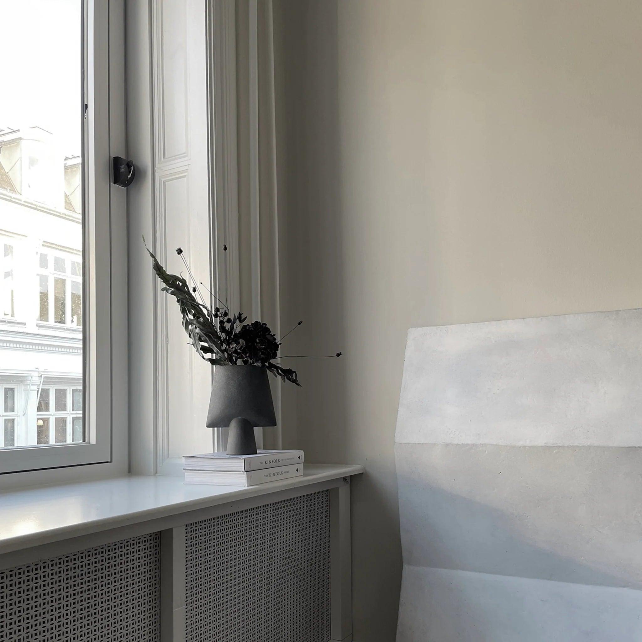 Wazon SPHERE SQUARE ciemnoszary 101 Copenhagen Eye on Design