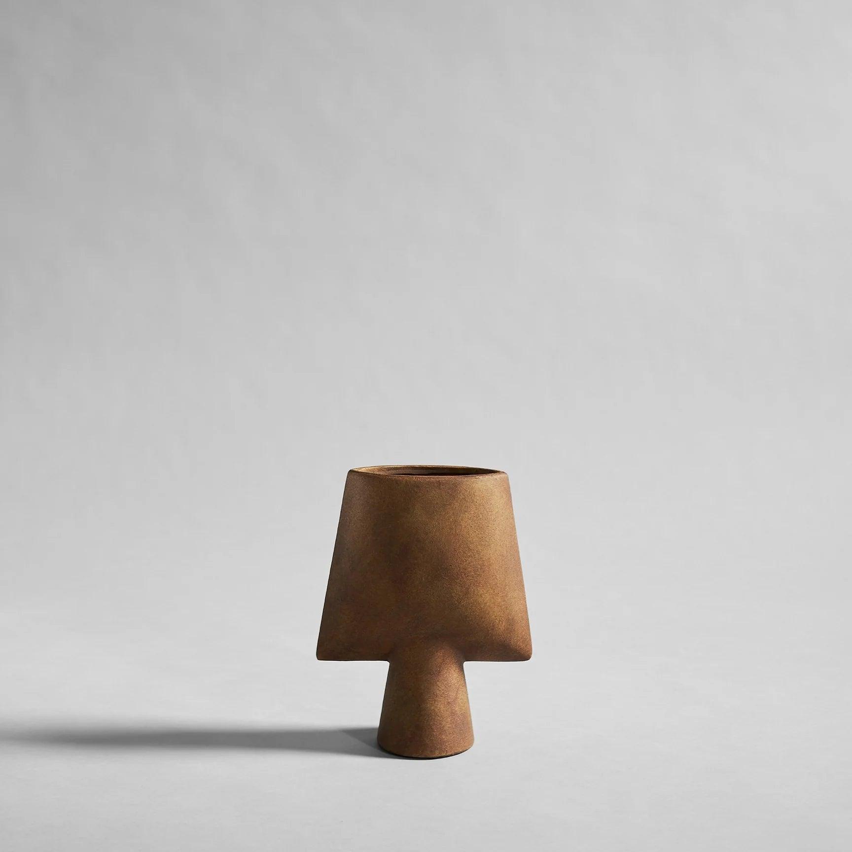 Wazon SPHERE SQUARE ochra 101 Copenhagen Eye on Design