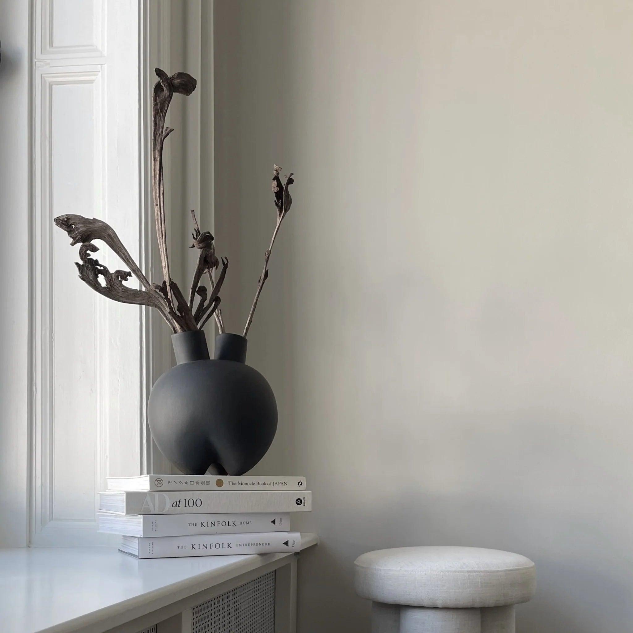 Wazon SUMO HORNS ciemnobrązowy 101 Copenhagen Eye on Design