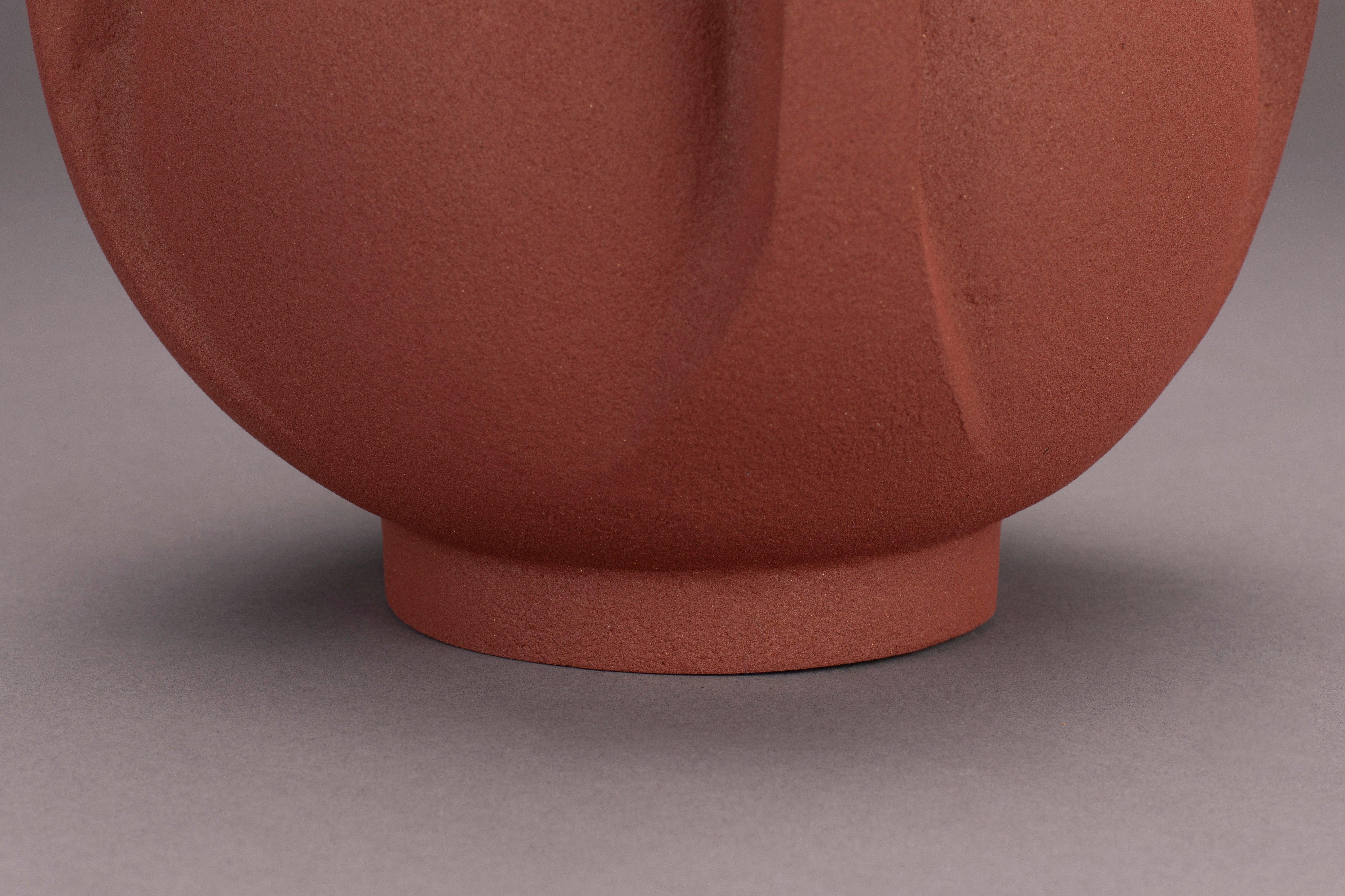 Thiago Vase M Terra Dutchbone Eye on Design