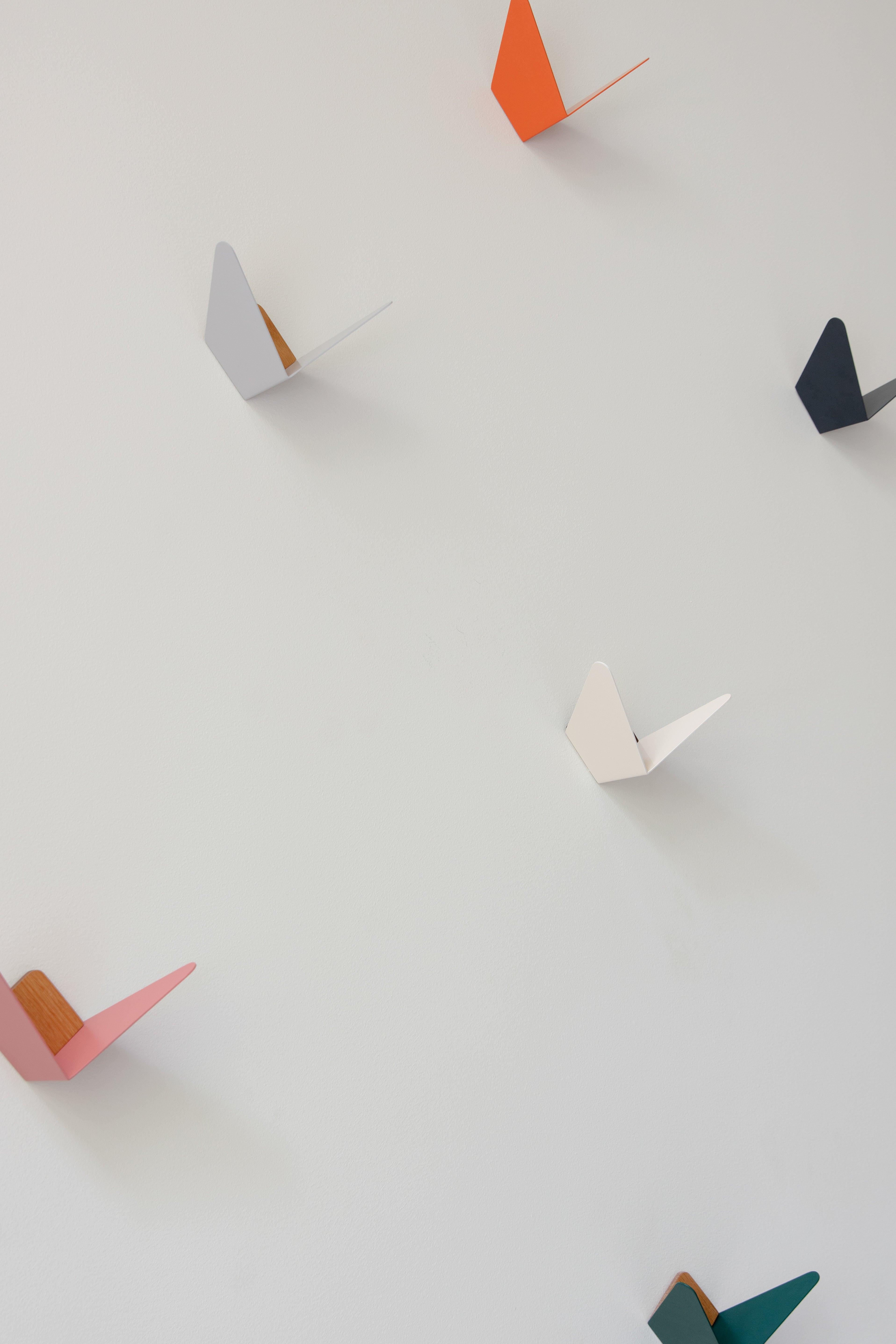 Wieszak BUTTERFLIES jasnoszary UMAGE Eye on Design