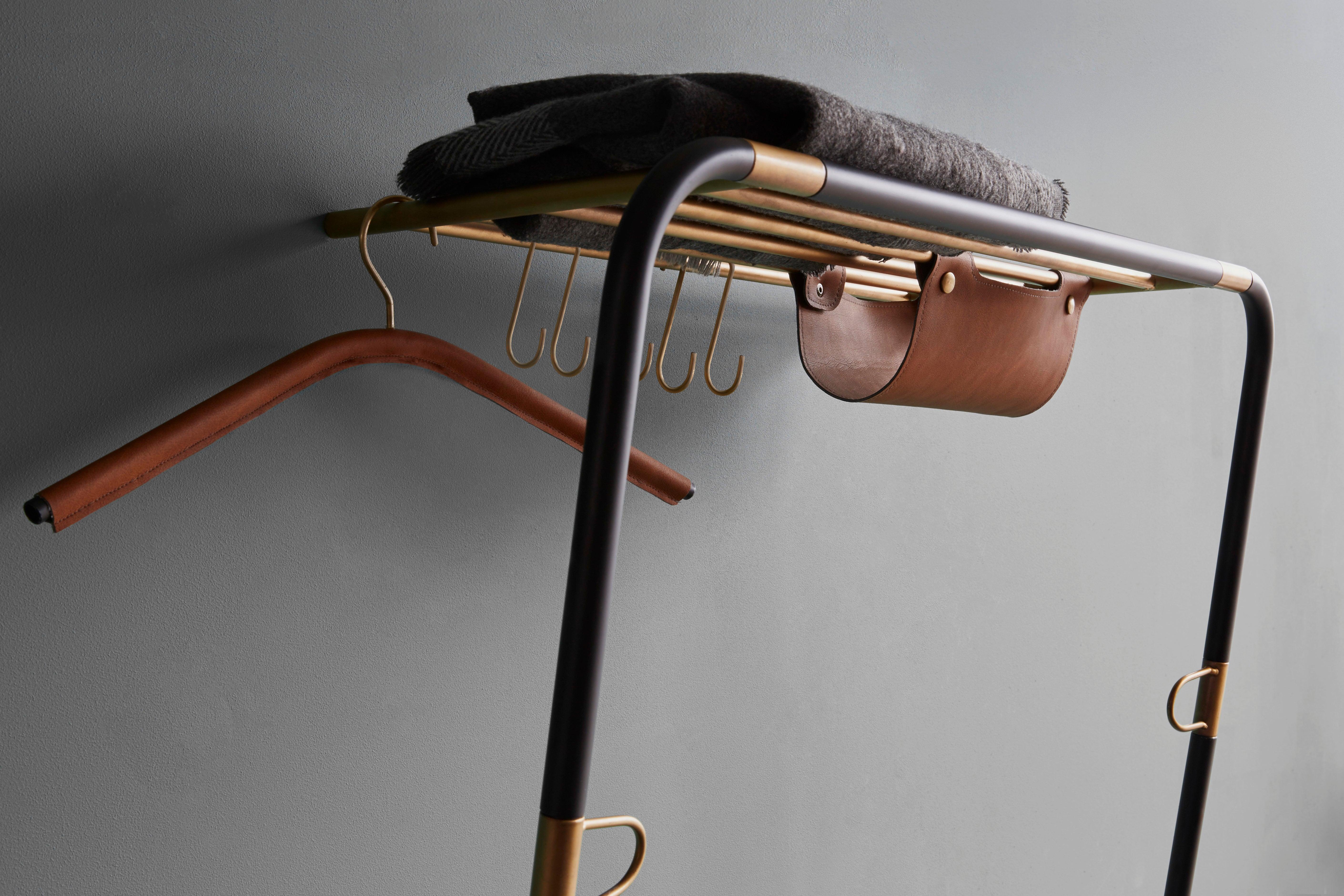 Wieszak LEAN ON ME czarny UMAGE Eye on Design
