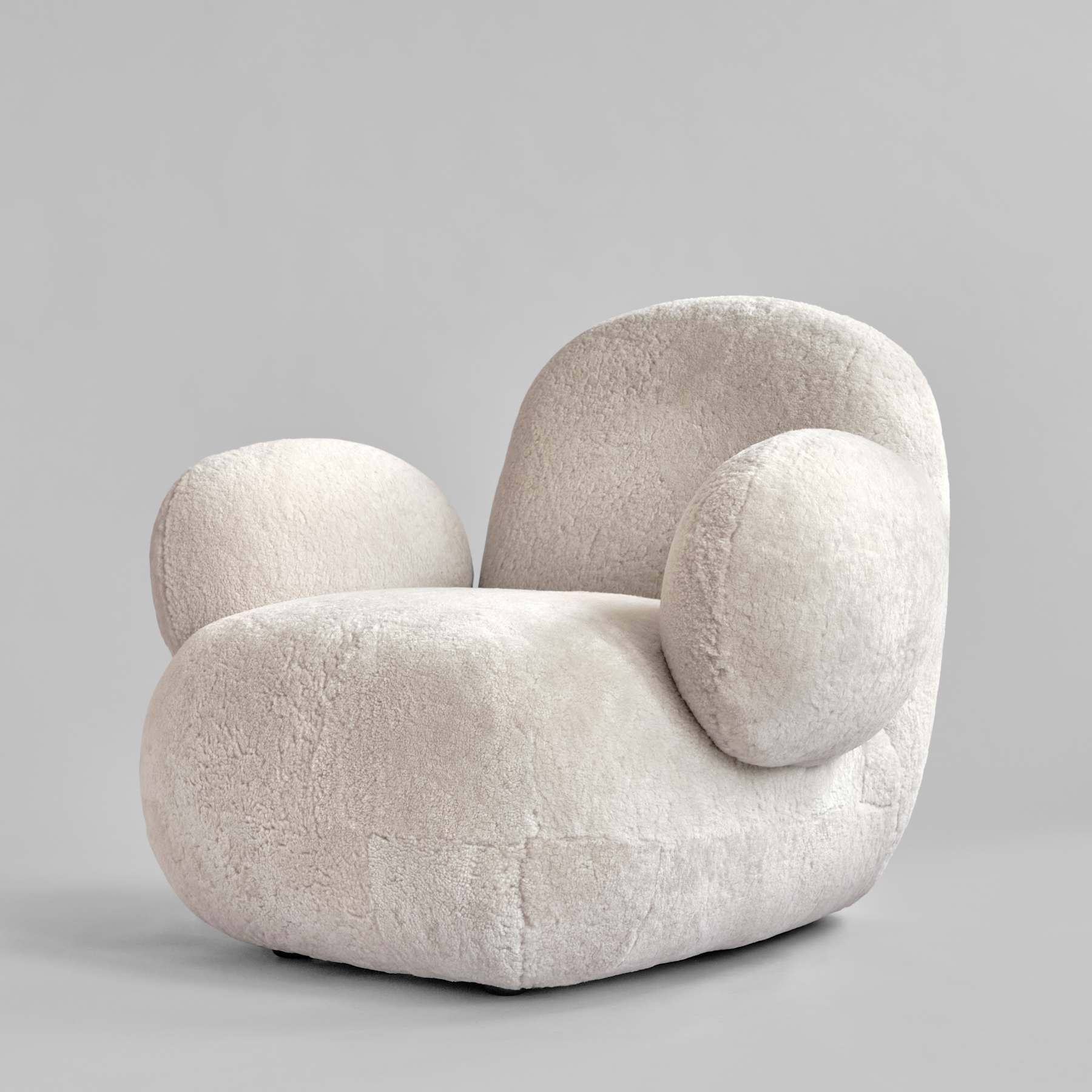 Sheepskin fabric armchair TOE FLAT broken white