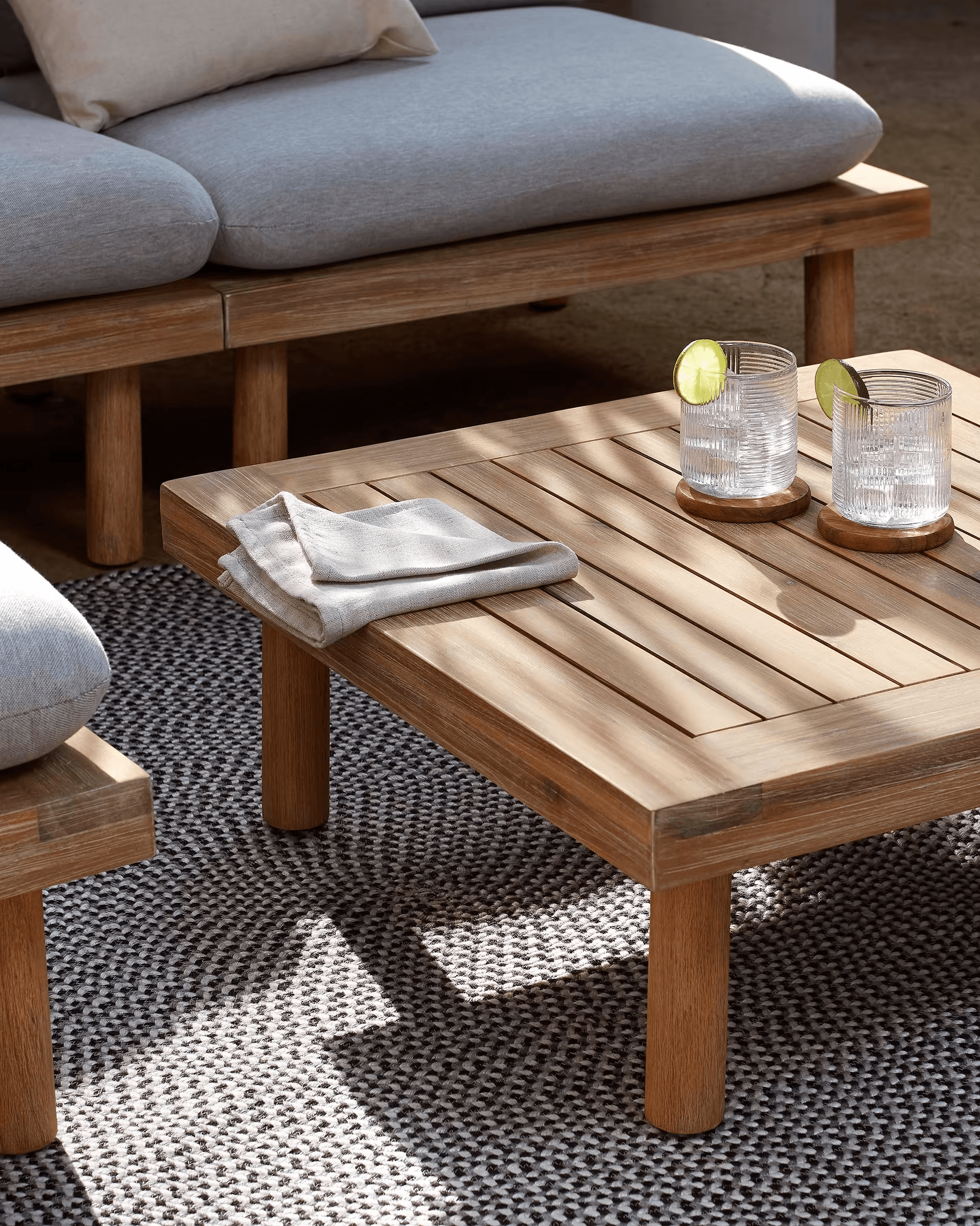 Zestaw mebli ogrodowych 4-osobowy VIRDIS szary La Forma Eye on Design