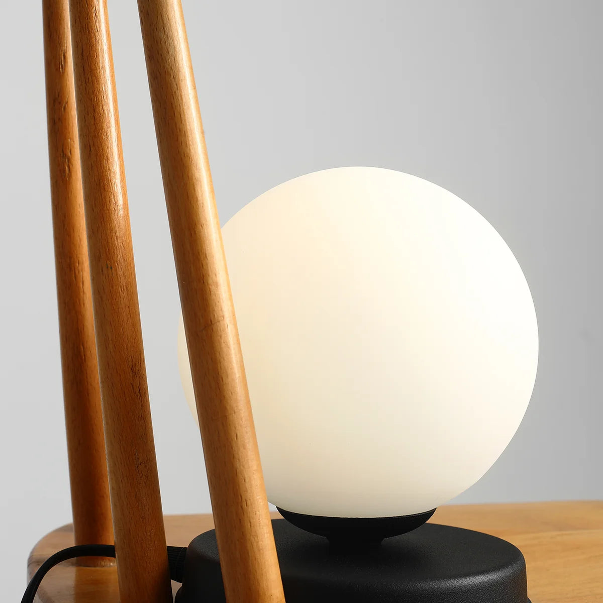 Lampa biurkowa BALL czarny Artera Eye on Design