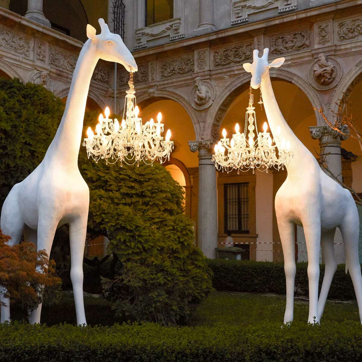 Lampa zewnętrzna GIRAFFE IN LOVE XL czarny Qeeboo Eye on Design