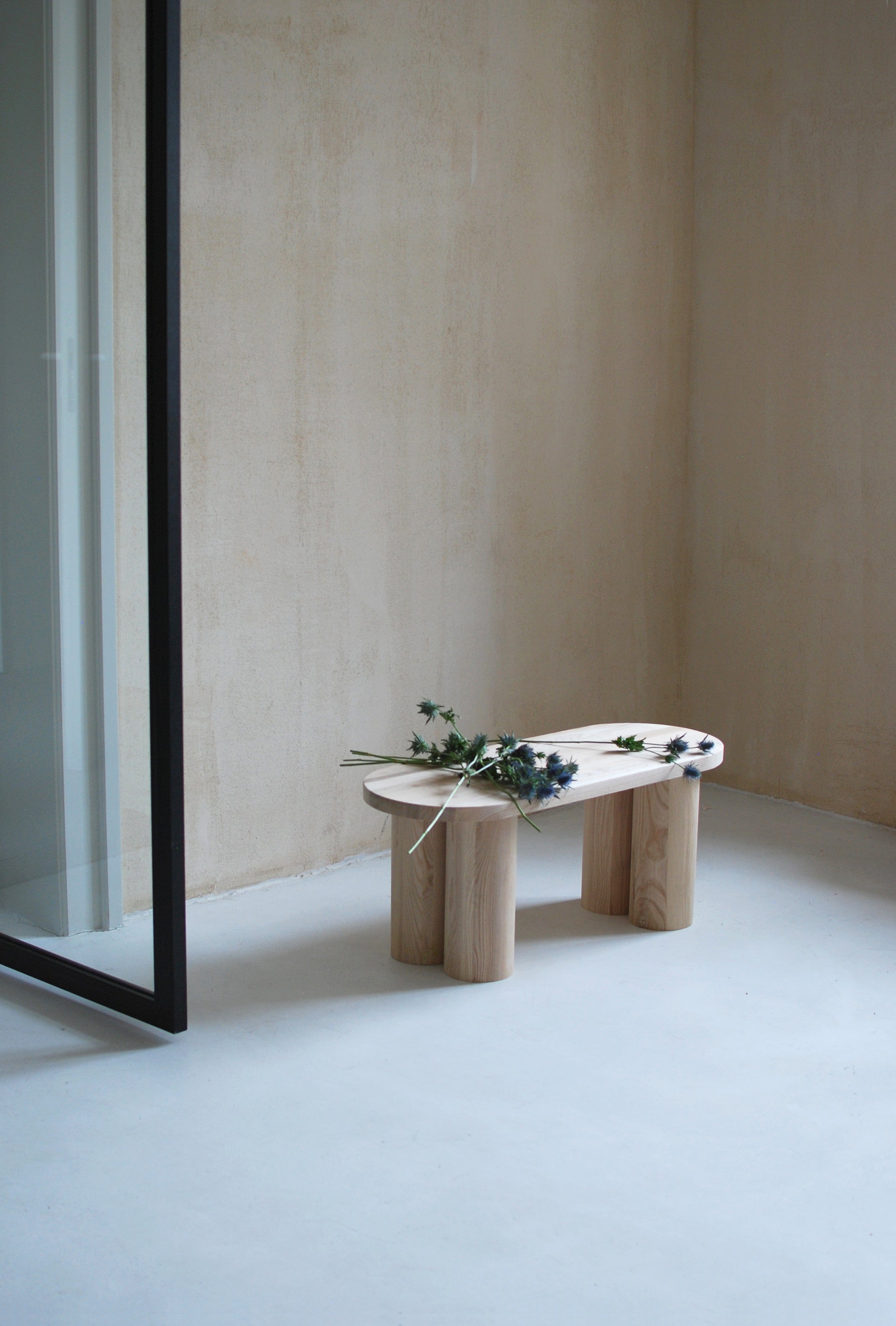 Stolik kawowy LESS jesion Salak Eye on Design