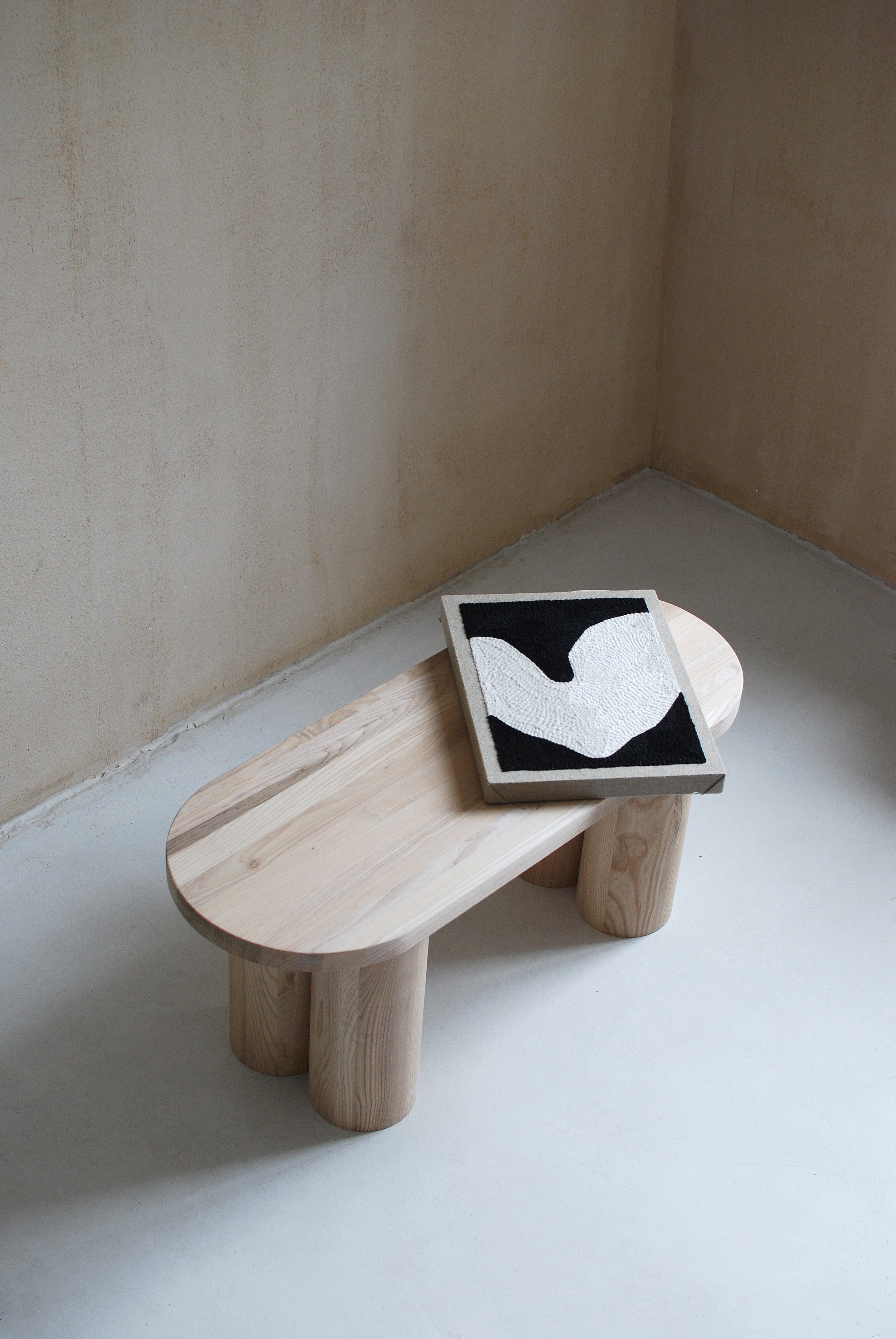 Stolik kawowy LESS jesion Salak Eye on Design