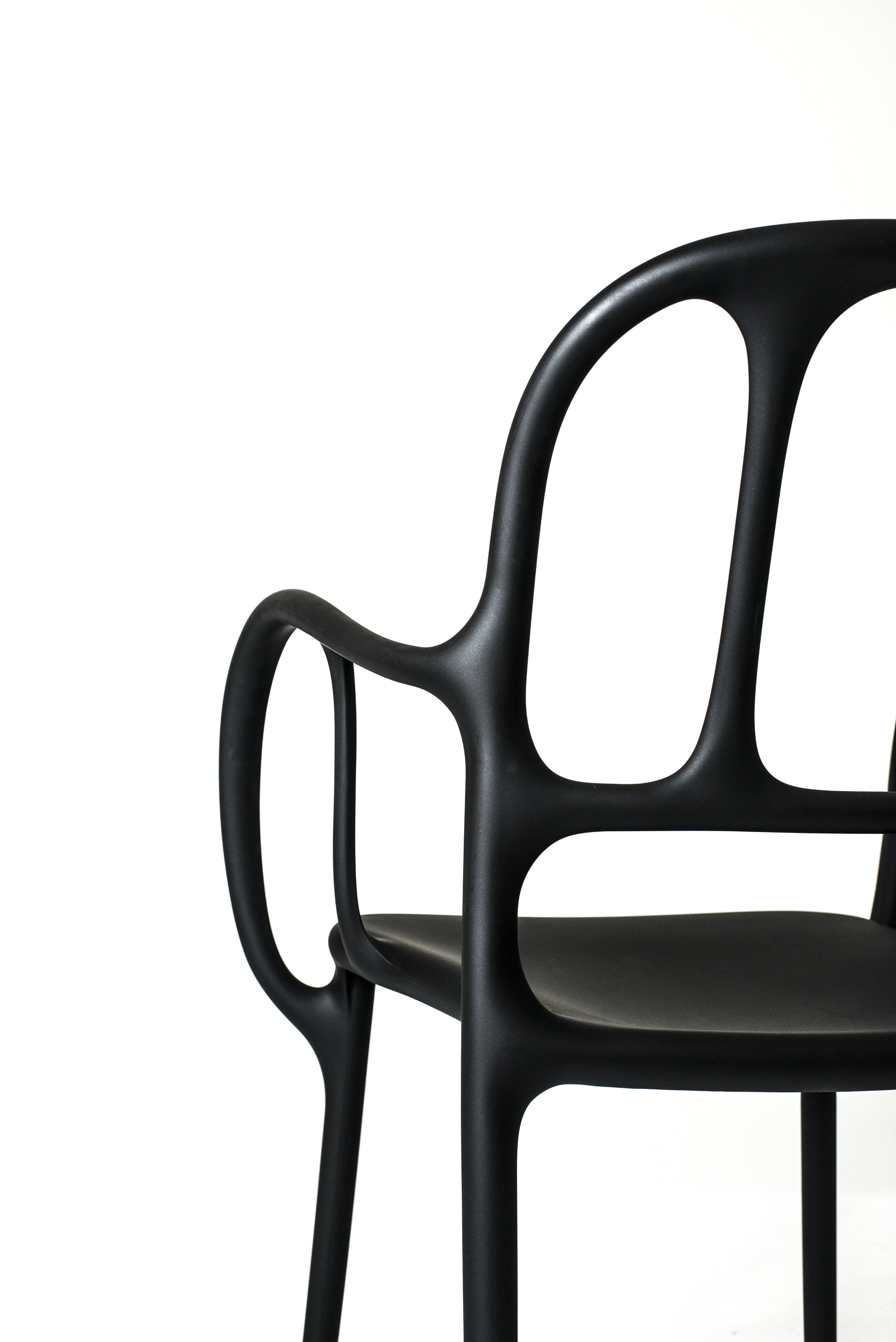Krzesło zewnętrzne MILA czarny Magis Eye on Design