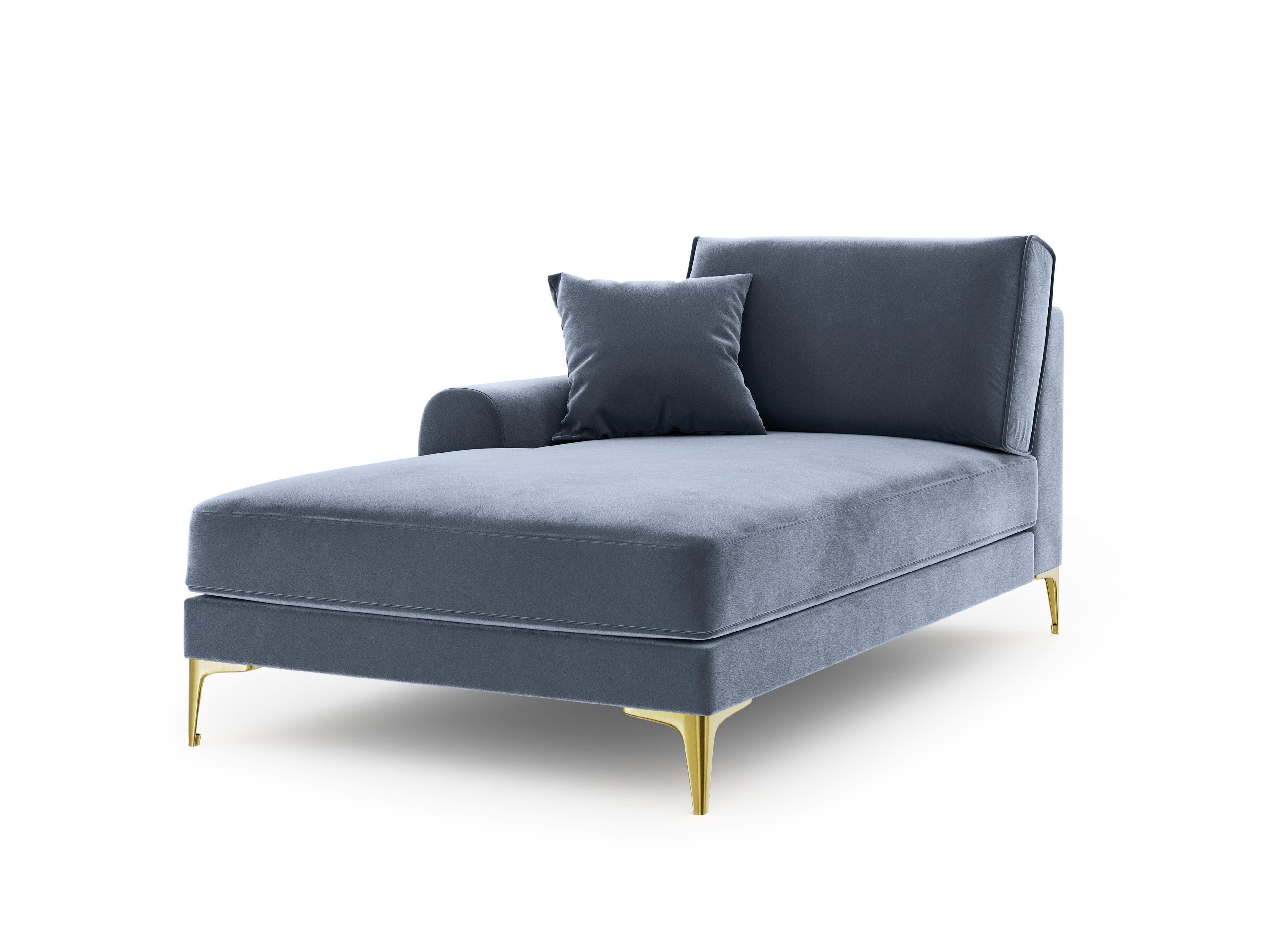 Szezlong aksamitny lewostronny MADARA jasnoniebieski ze złotą podstawą Mazzini Sofas Eye on Design
