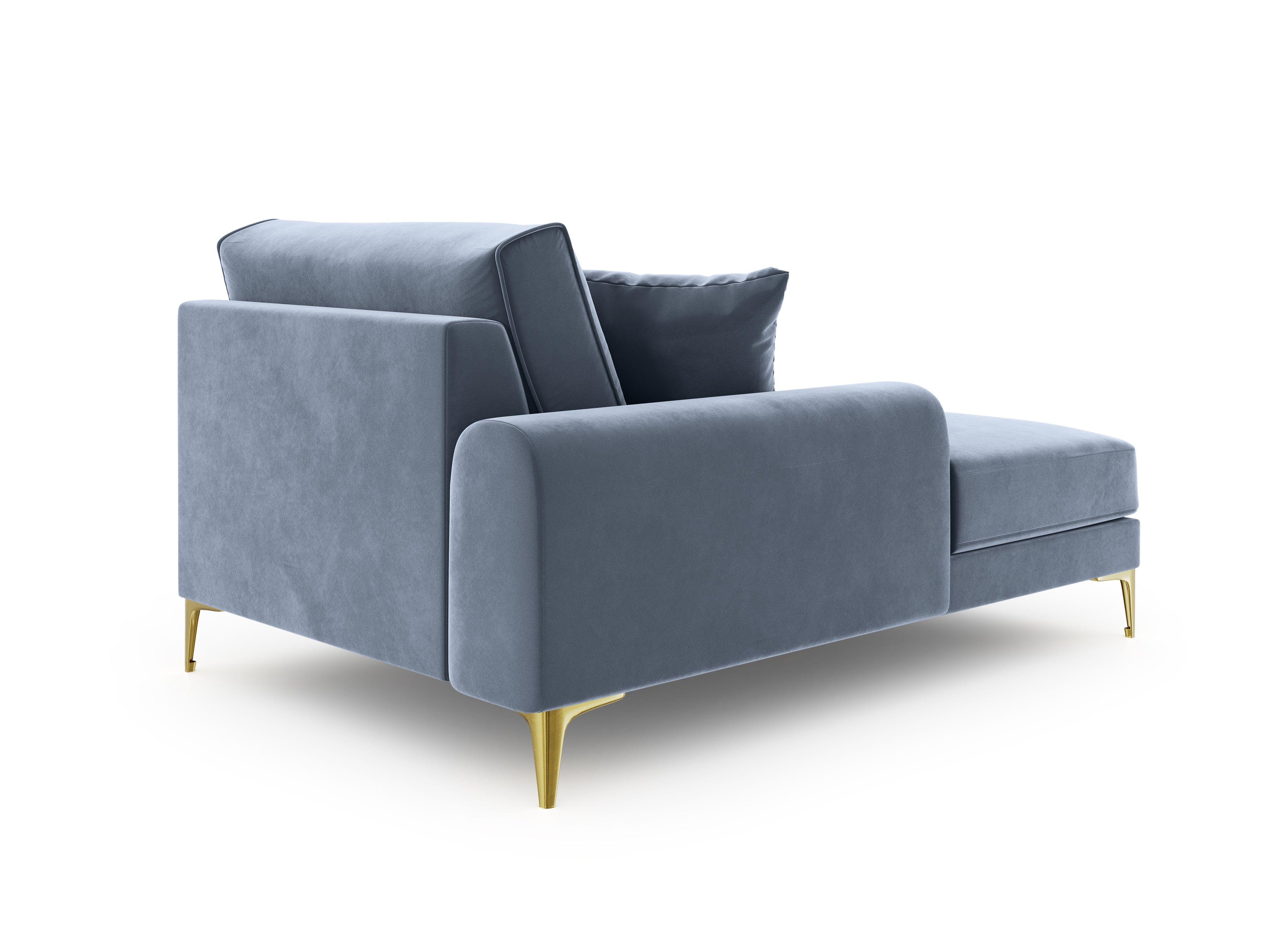 Szezlong aksamitny lewostronny MADARA jasnoniebieski ze złotą podstawą Mazzini Sofas Eye on Design