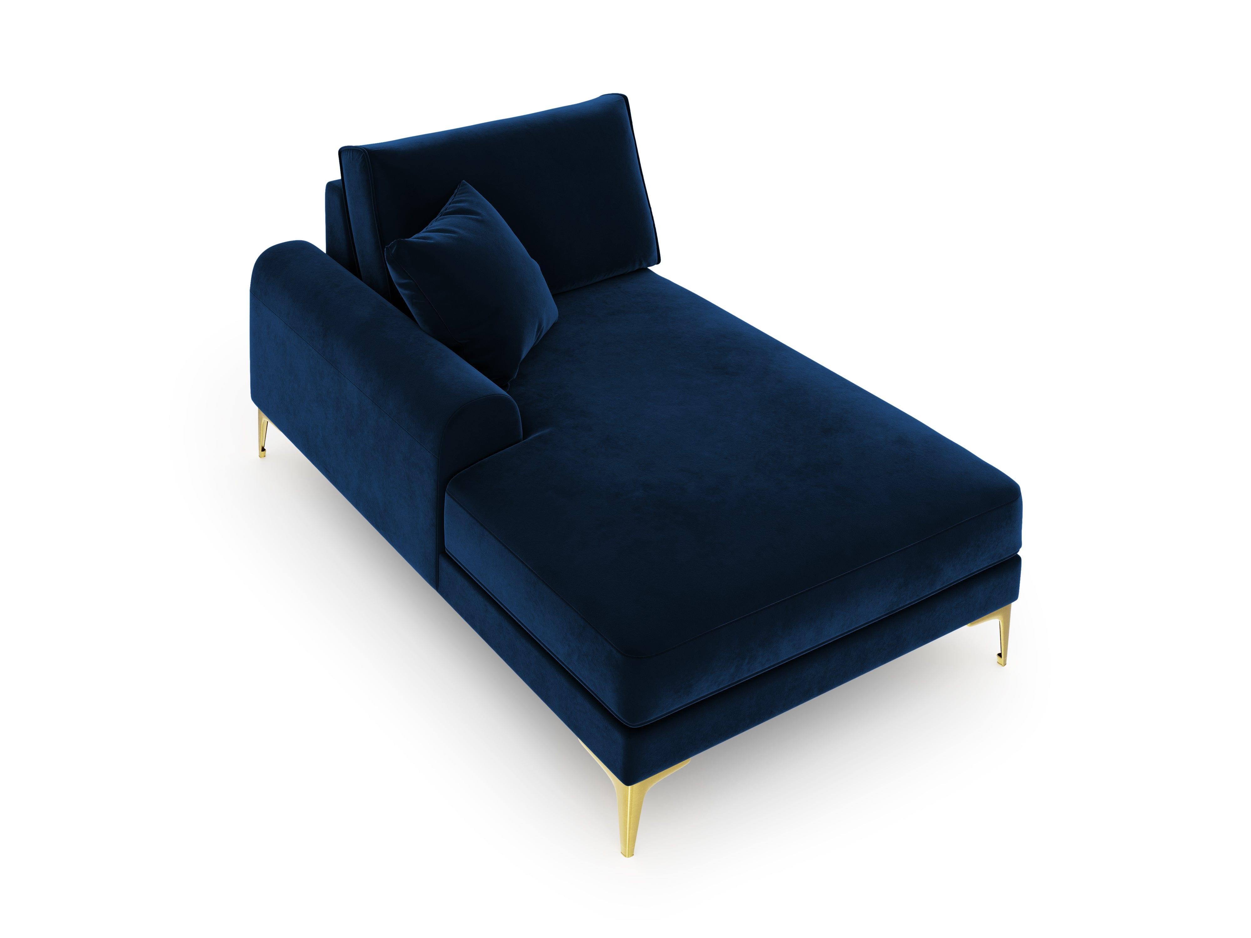 Szezlong aksamitny lewostronny MADARA królewski niebieski ze złotą podstawą Mazzini Sofas Eye on Design