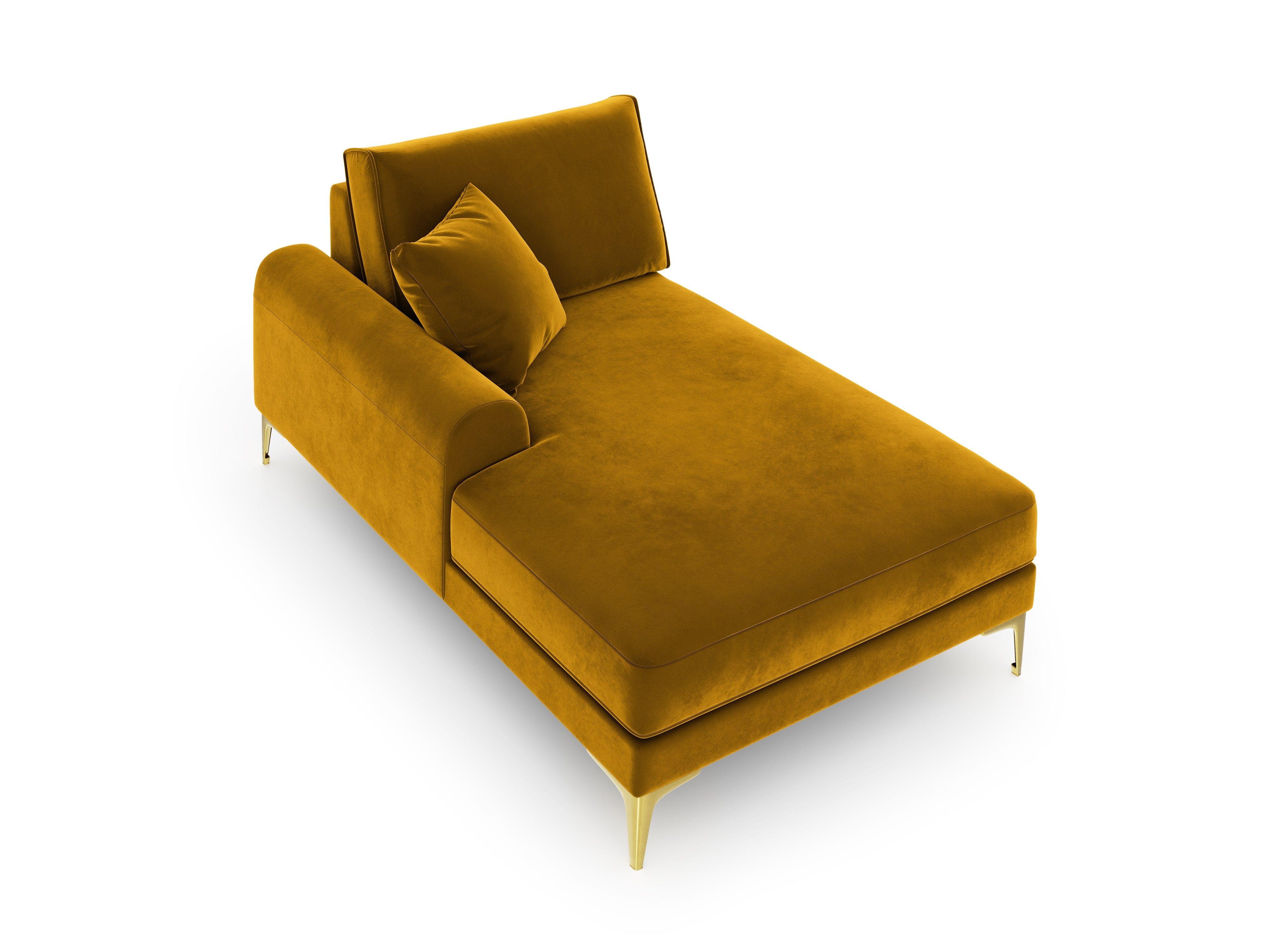 Szezlong aksamitny lewostronny MADARA musztardowy ze złotą podstawą Mazzini Sofas Eye on Design