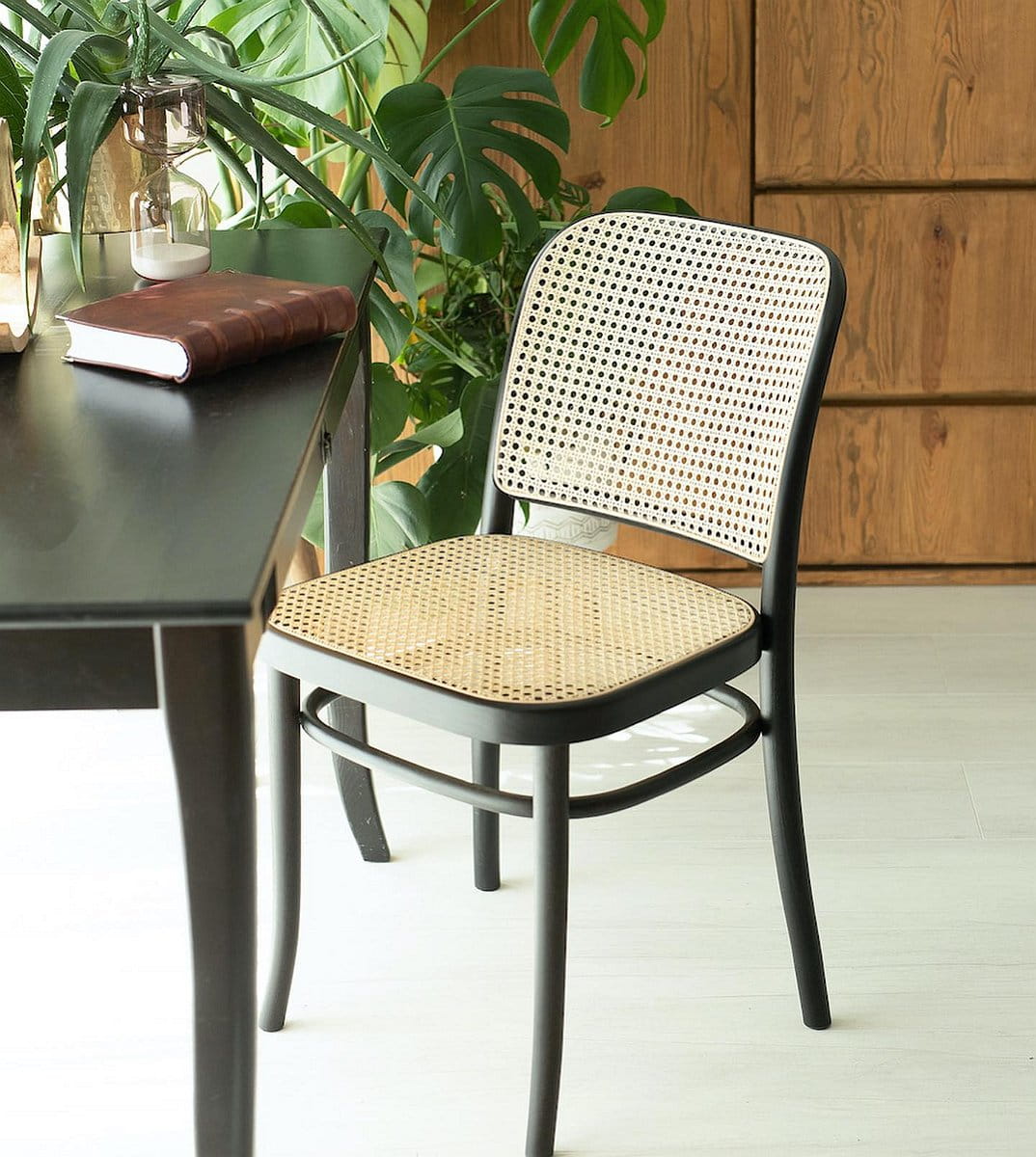 Chair with armrests B-811 beech wood