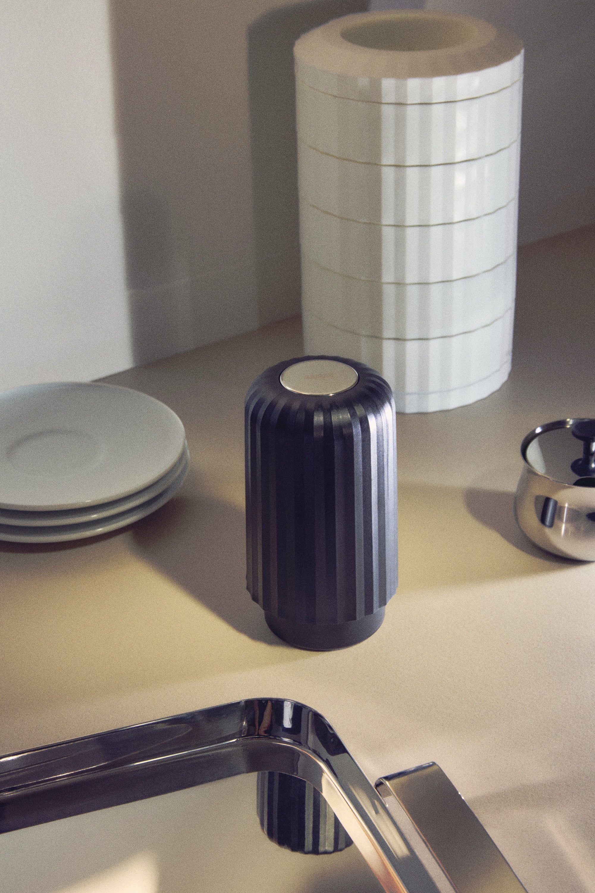 Black capsian recycling device
