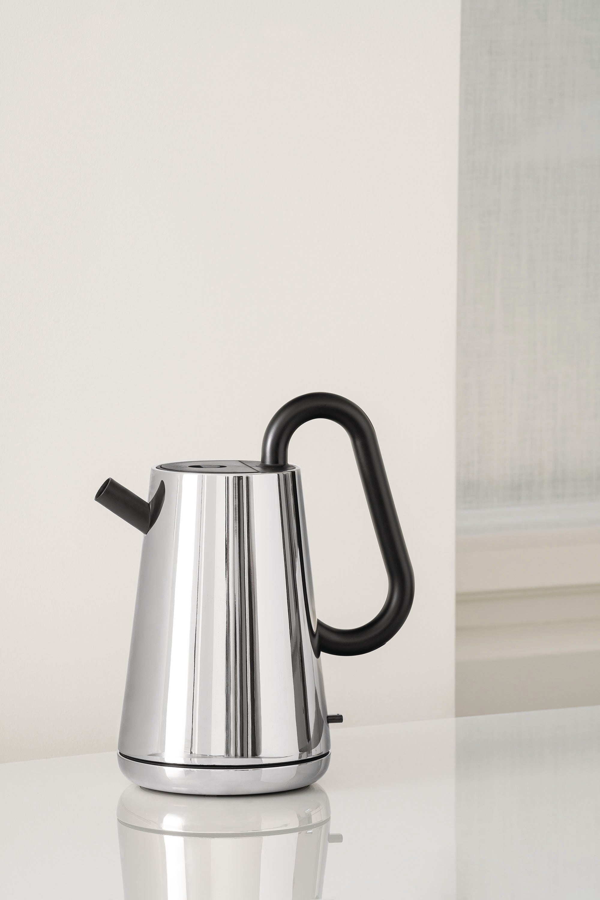 Electric kettle of the 1.7l stainless steel track