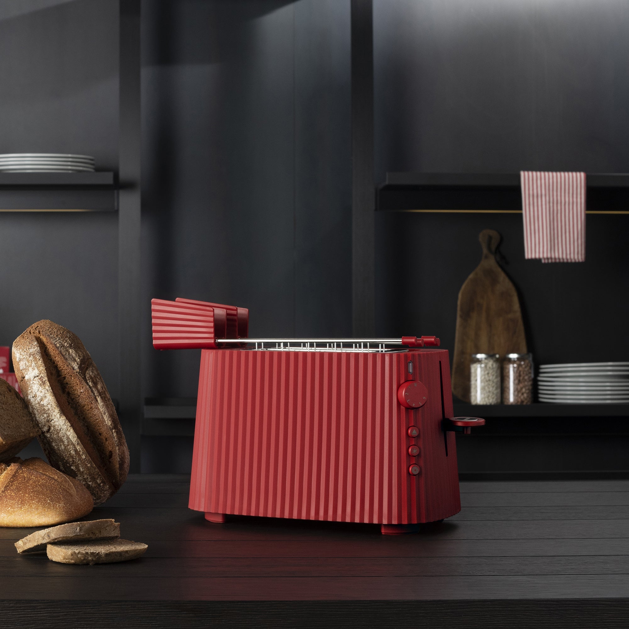 Red plissé toaster