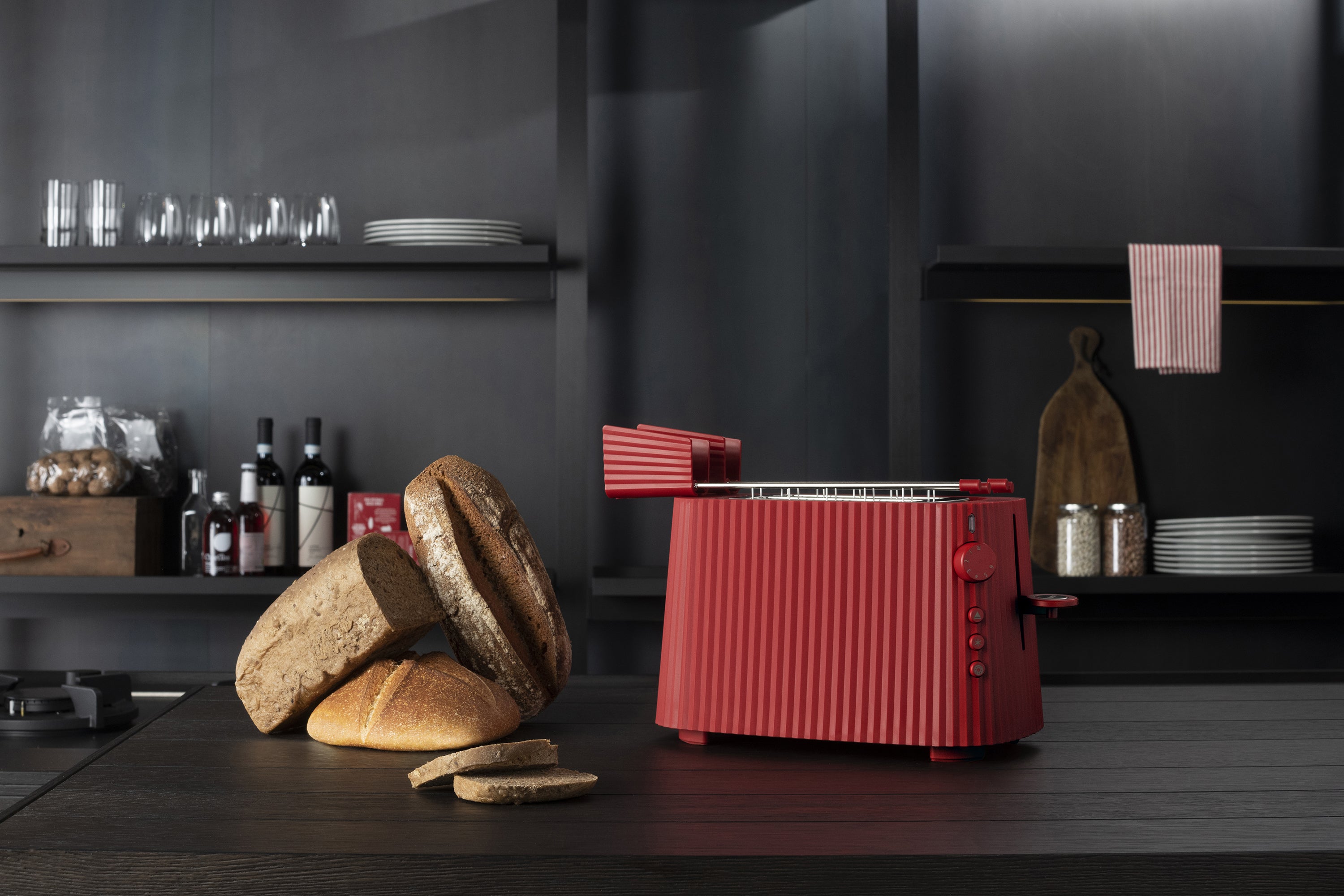 Red plissé toaster