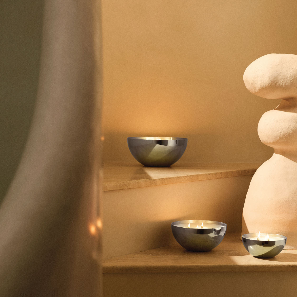 Duftwachs für die Kerze ROCC - CLAY mit Noten von scharfem Zedernholz, Petrichor und Pfeffer