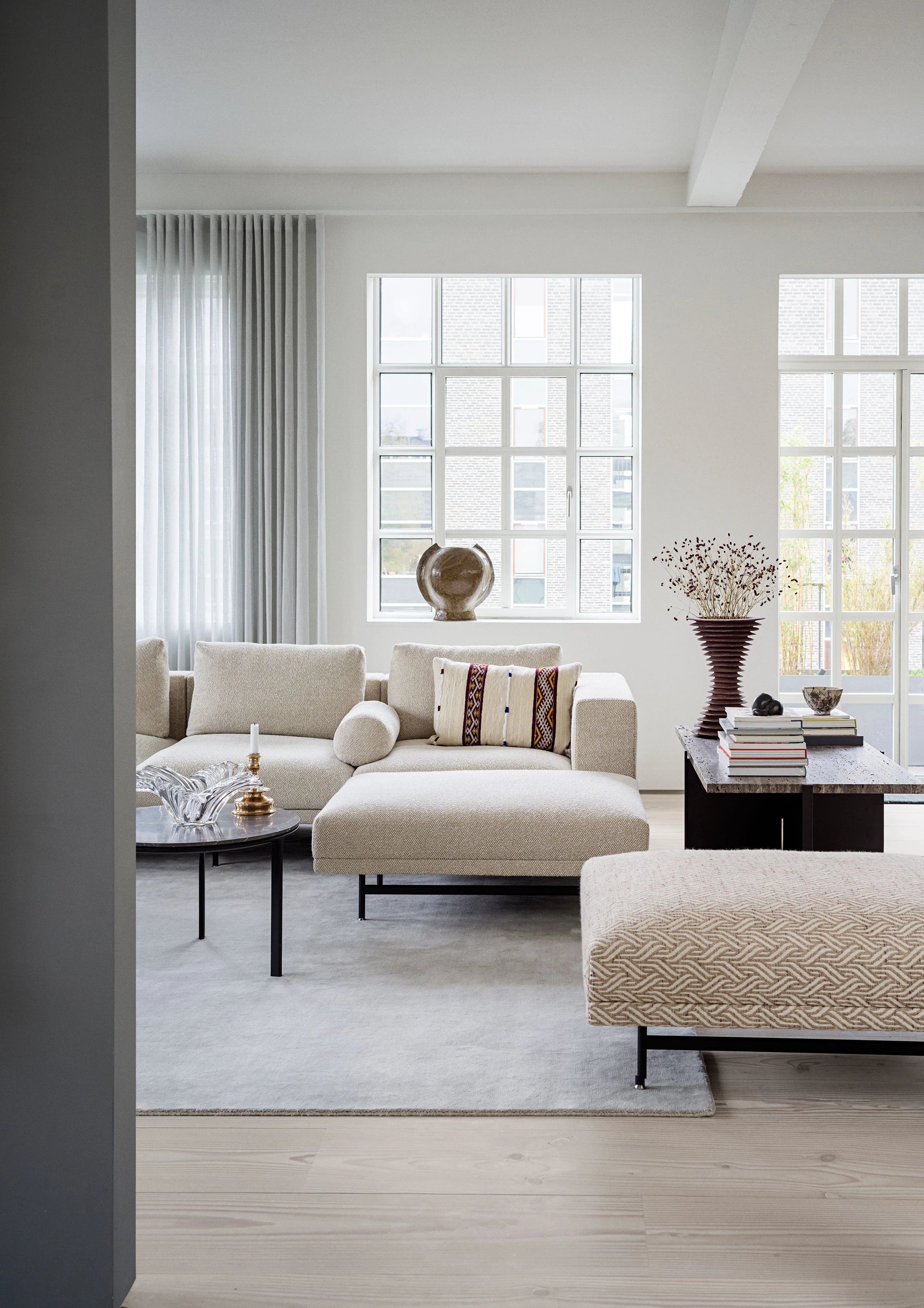 3-Seater Sofa LOFT Gray Fabric Brook with Black Base
