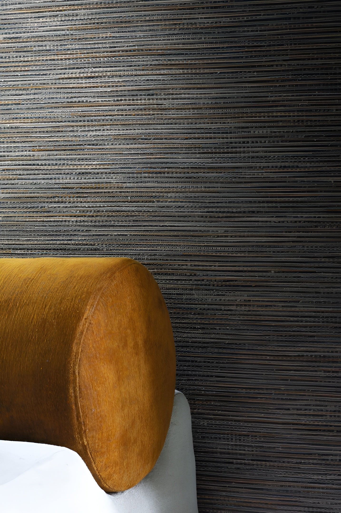 Textile wallpaper with a structural canvas look VAGAR - TOPAZE / GRÈGE beige with gold