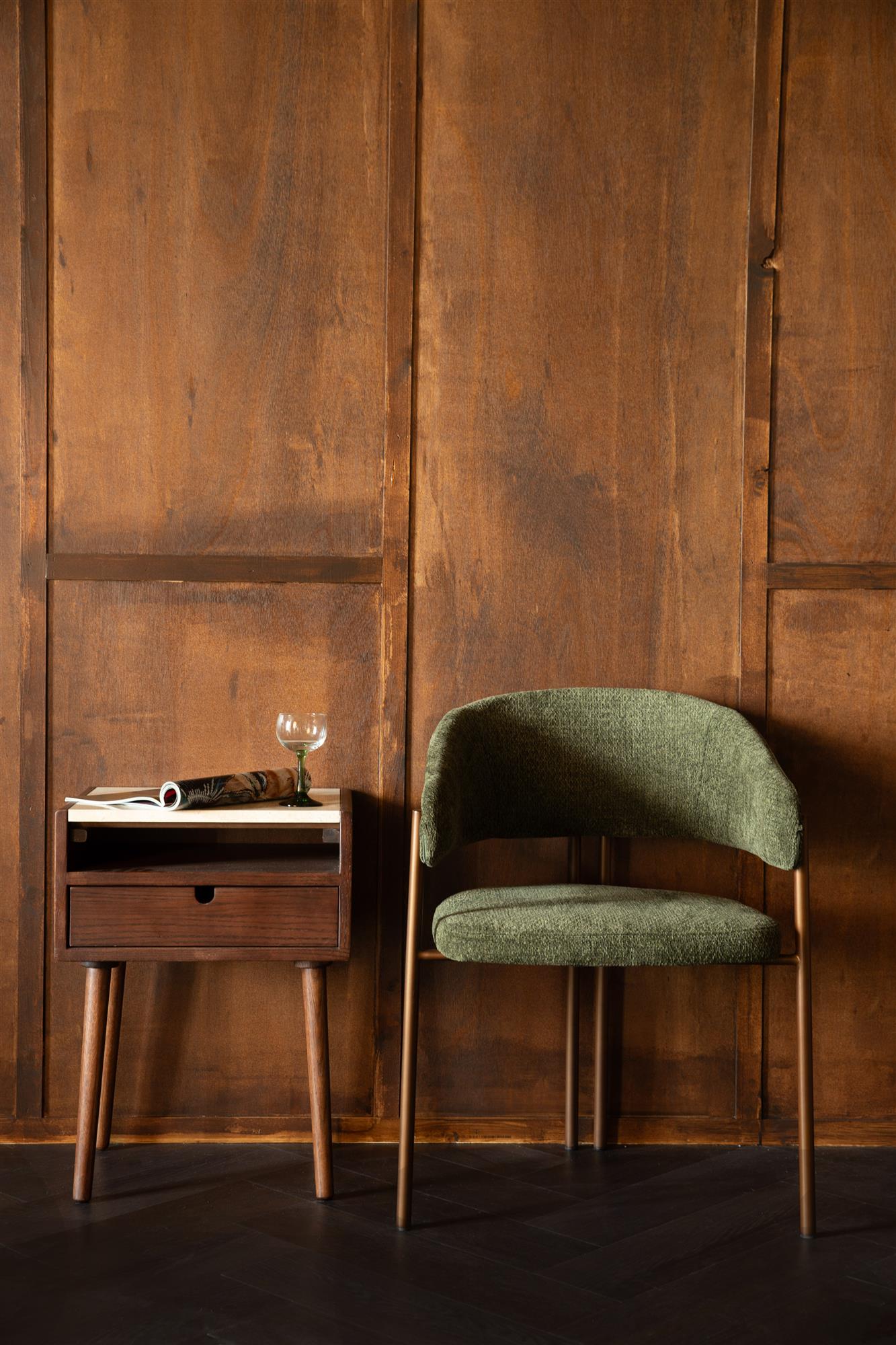 Naida green chair with a brown base