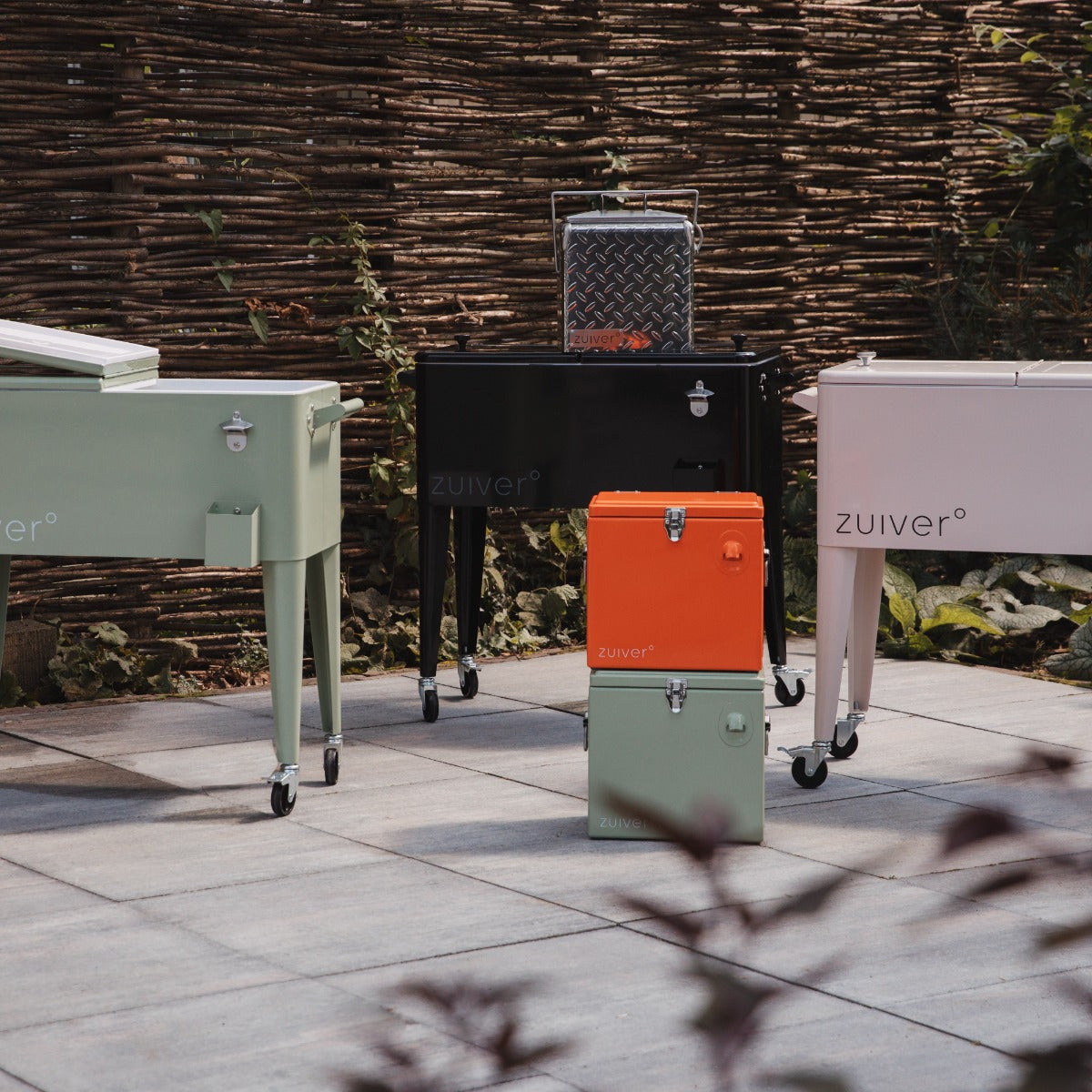 BE CUTE Green portable fridge